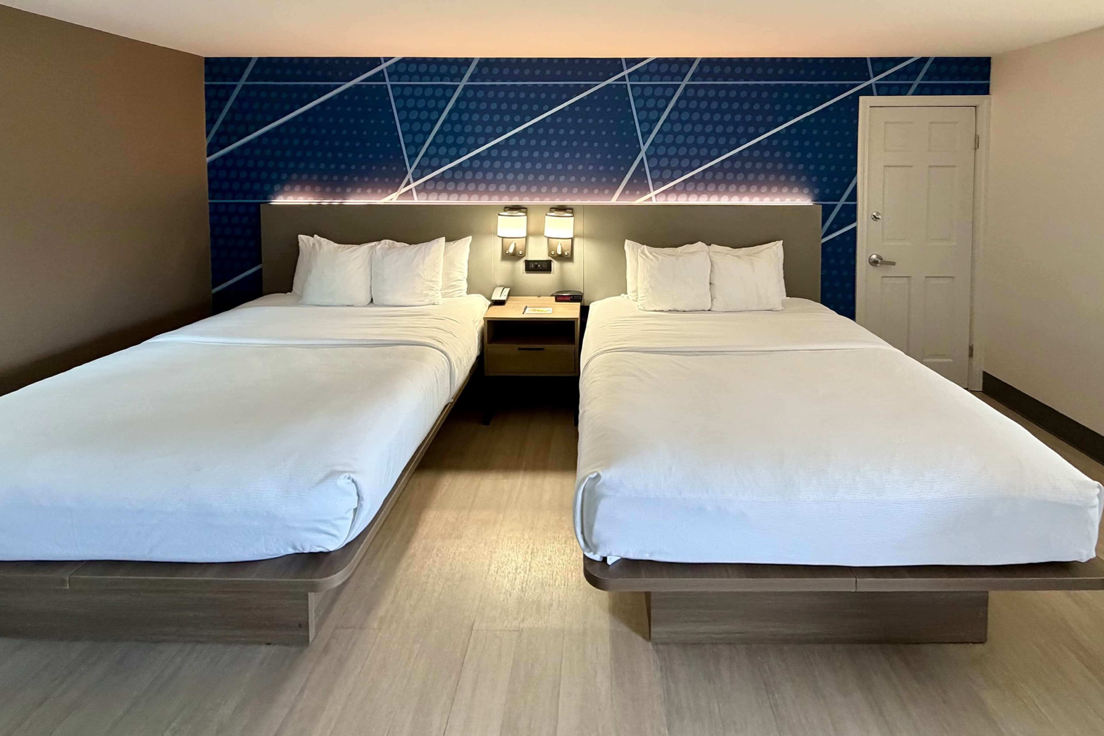 Comfort Inn & Suites Sturbridge-Brimfield — 35