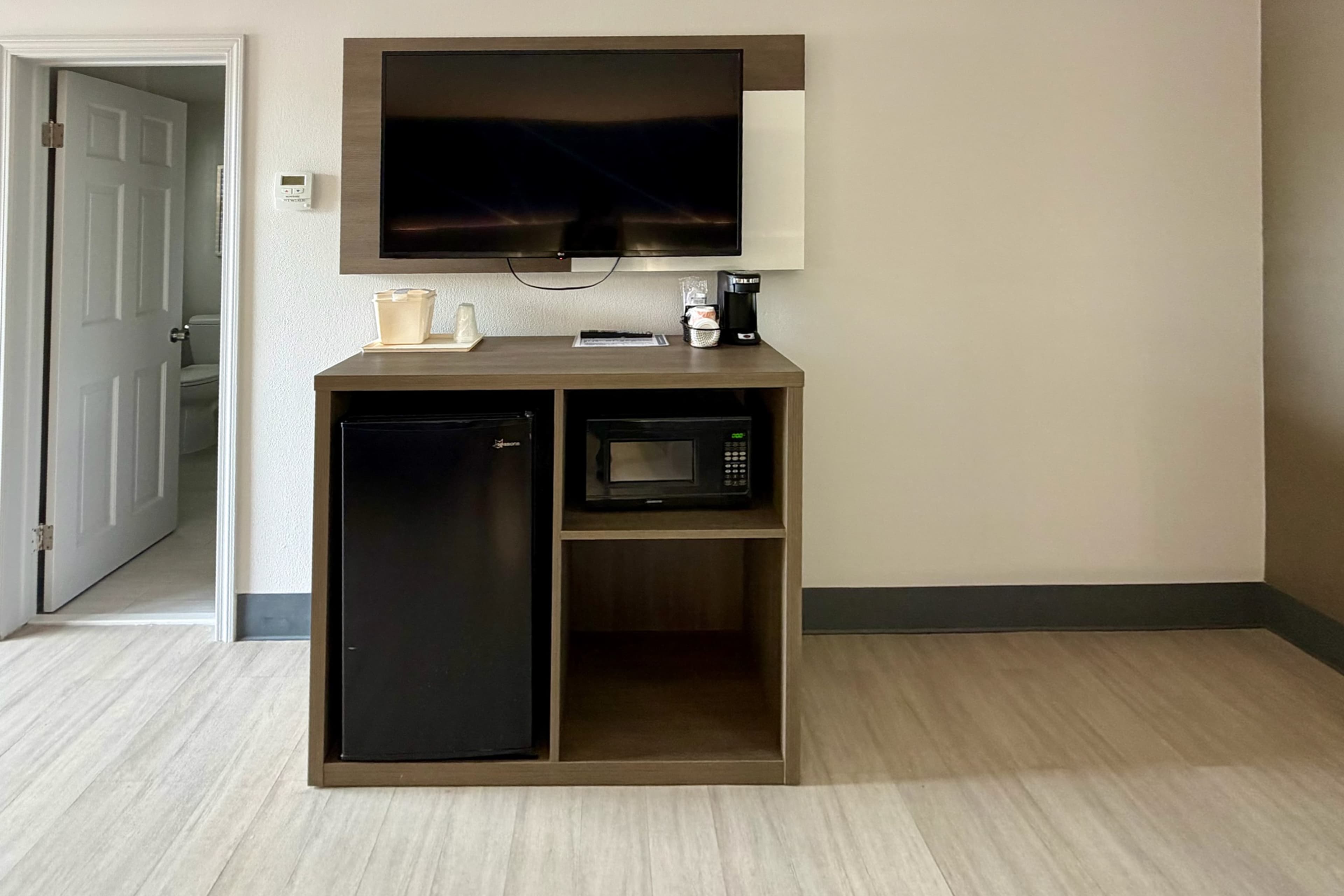 Comfort Inn & Suites Sturbridge-Brimfield — 36