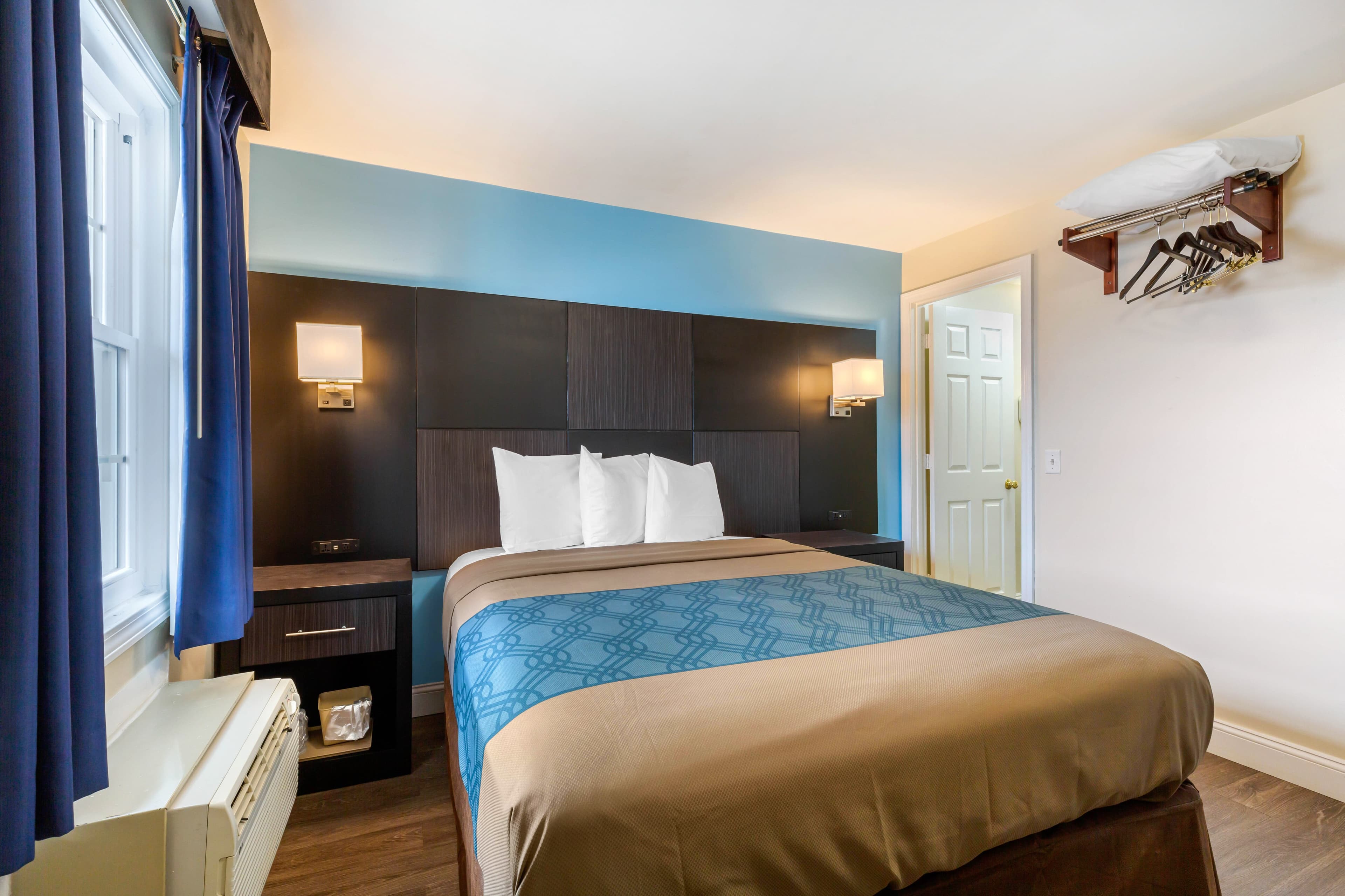 Econo Lodge West Yarmouth on Cape Cod — 13