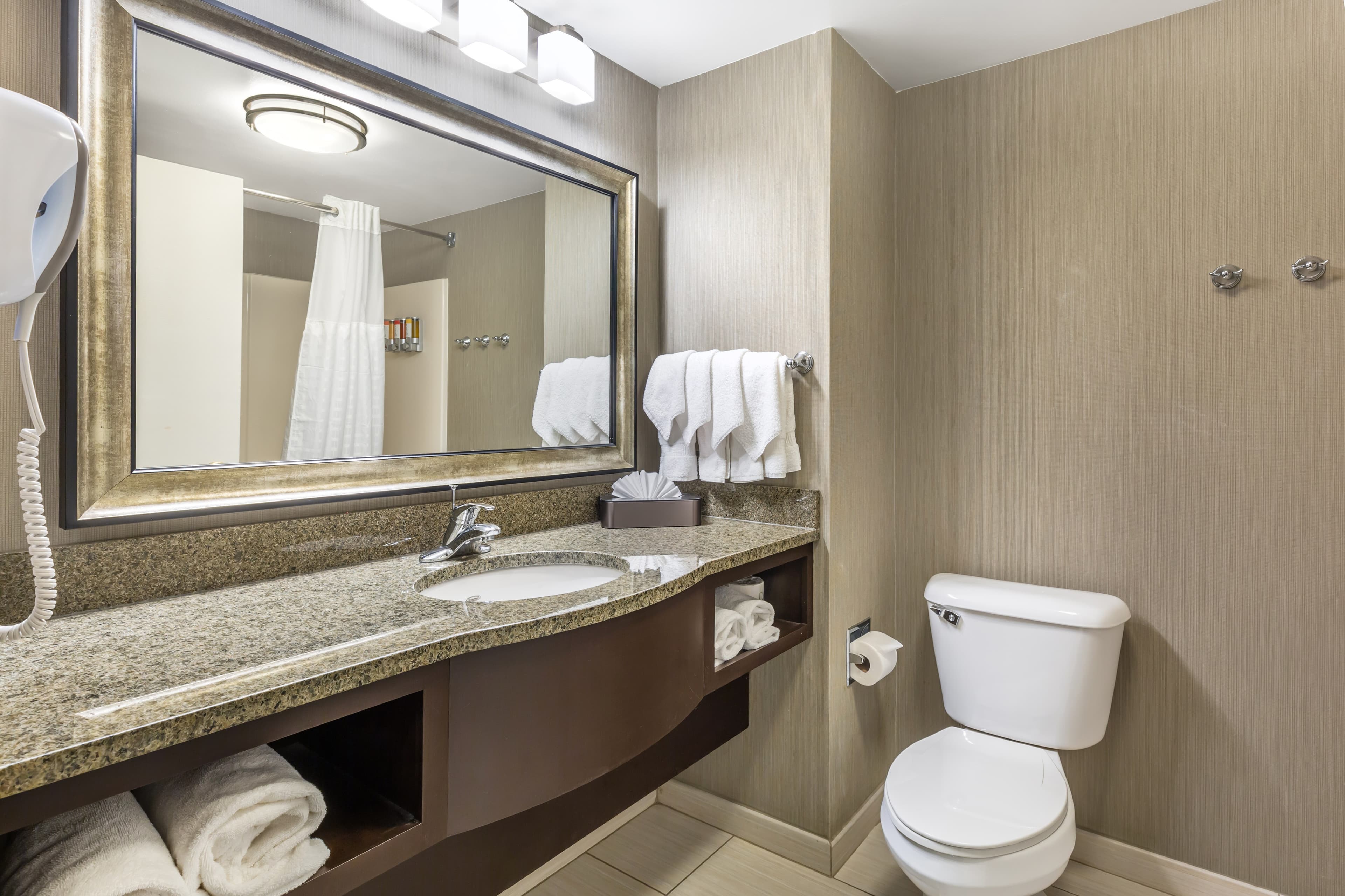 Comfort Inn & Suites Logan International Airport — 7