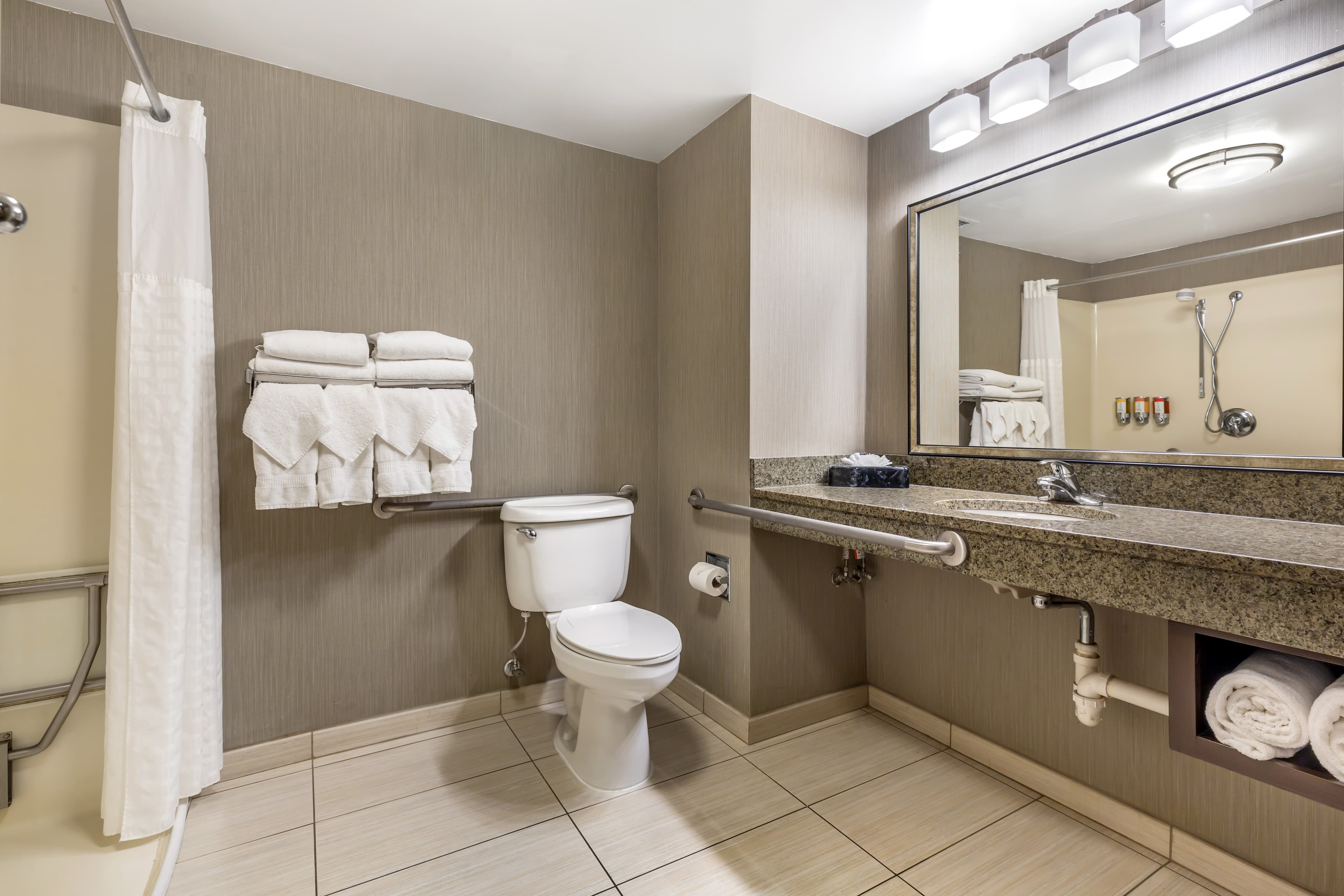 Comfort Inn & Suites Logan International Airport — 11