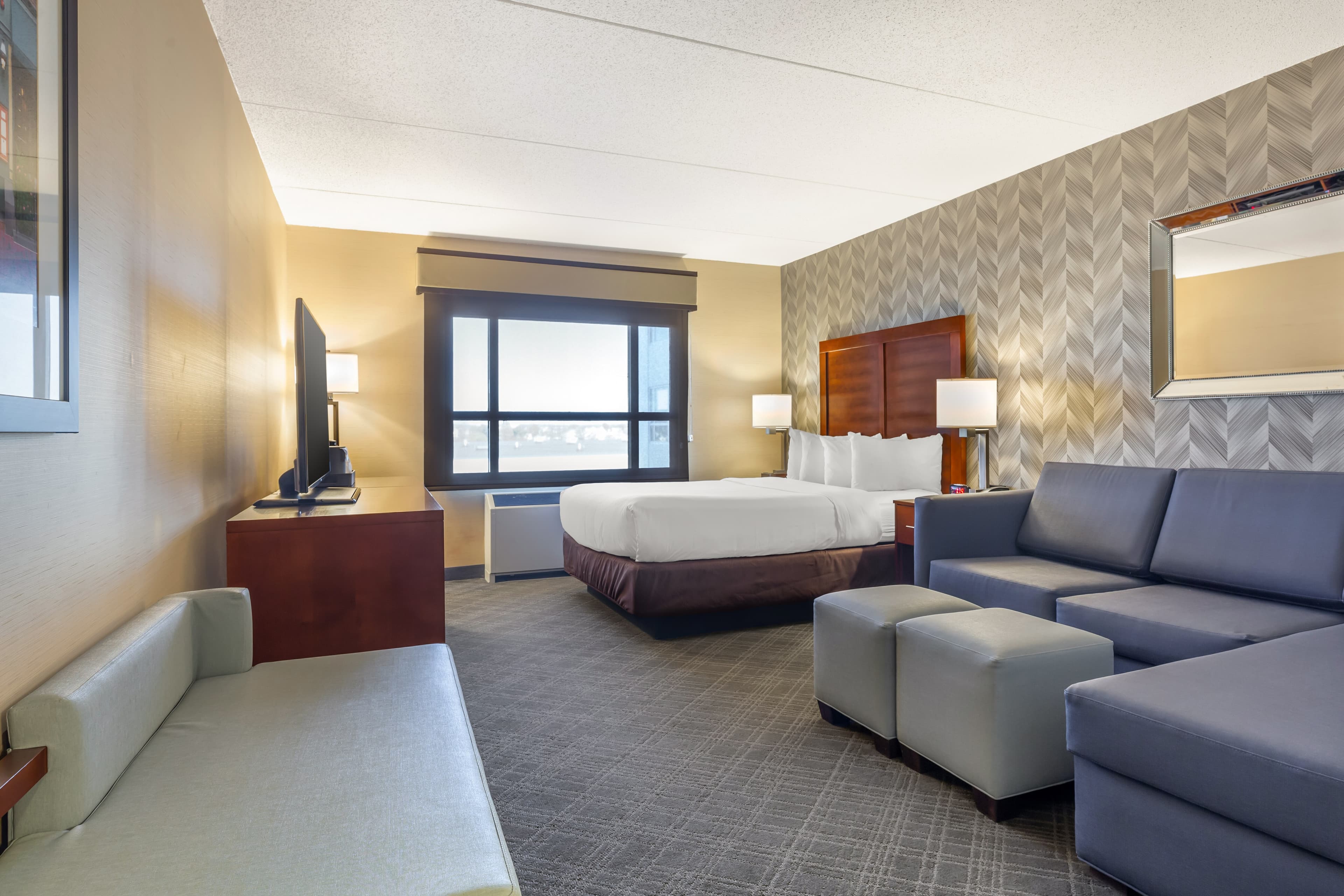 Comfort Inn & Suites Logan International Airport — 12
