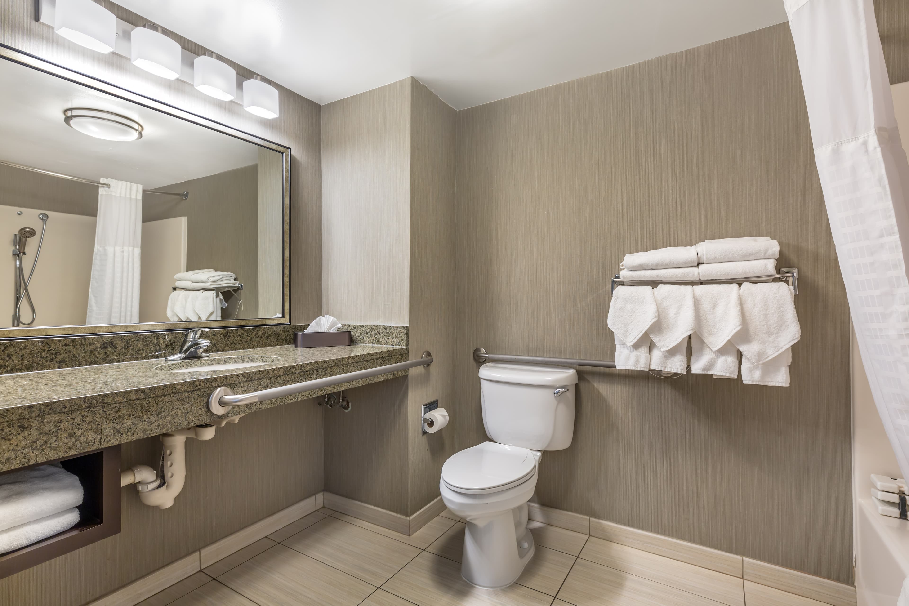 Comfort Inn & Suites Logan International Airport — 2