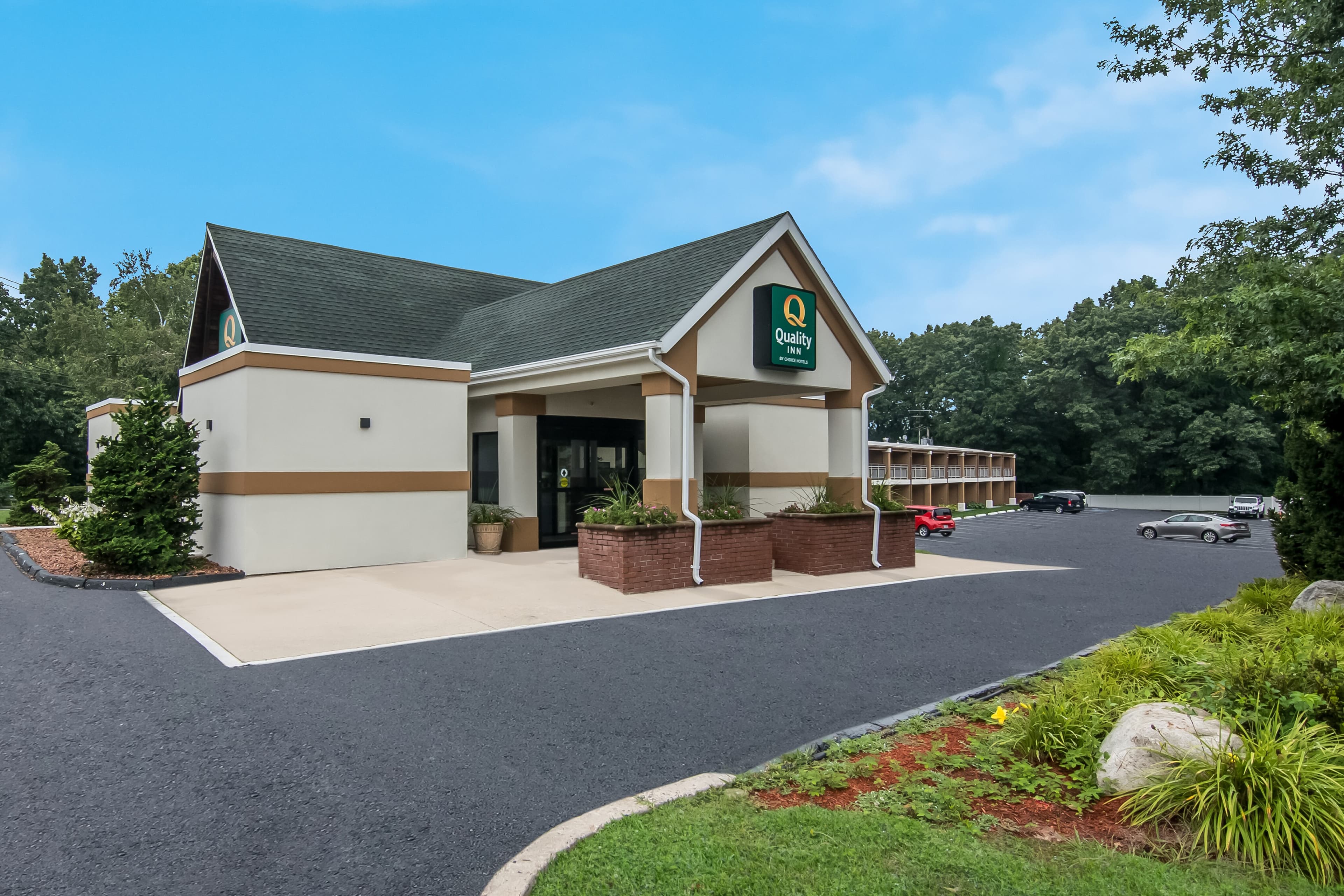 Quality Inn Westfield - Springfield - Image 1