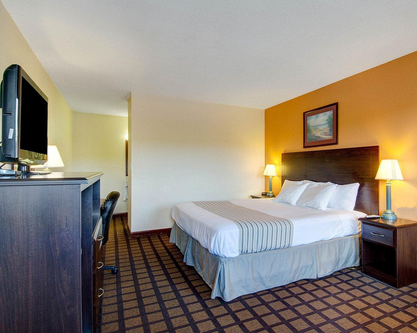 Econo Lodge Sharon - Foxborough — 6