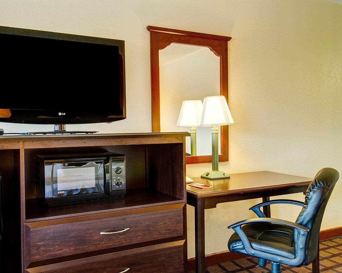 Econo Lodge Sharon - Foxborough — 7