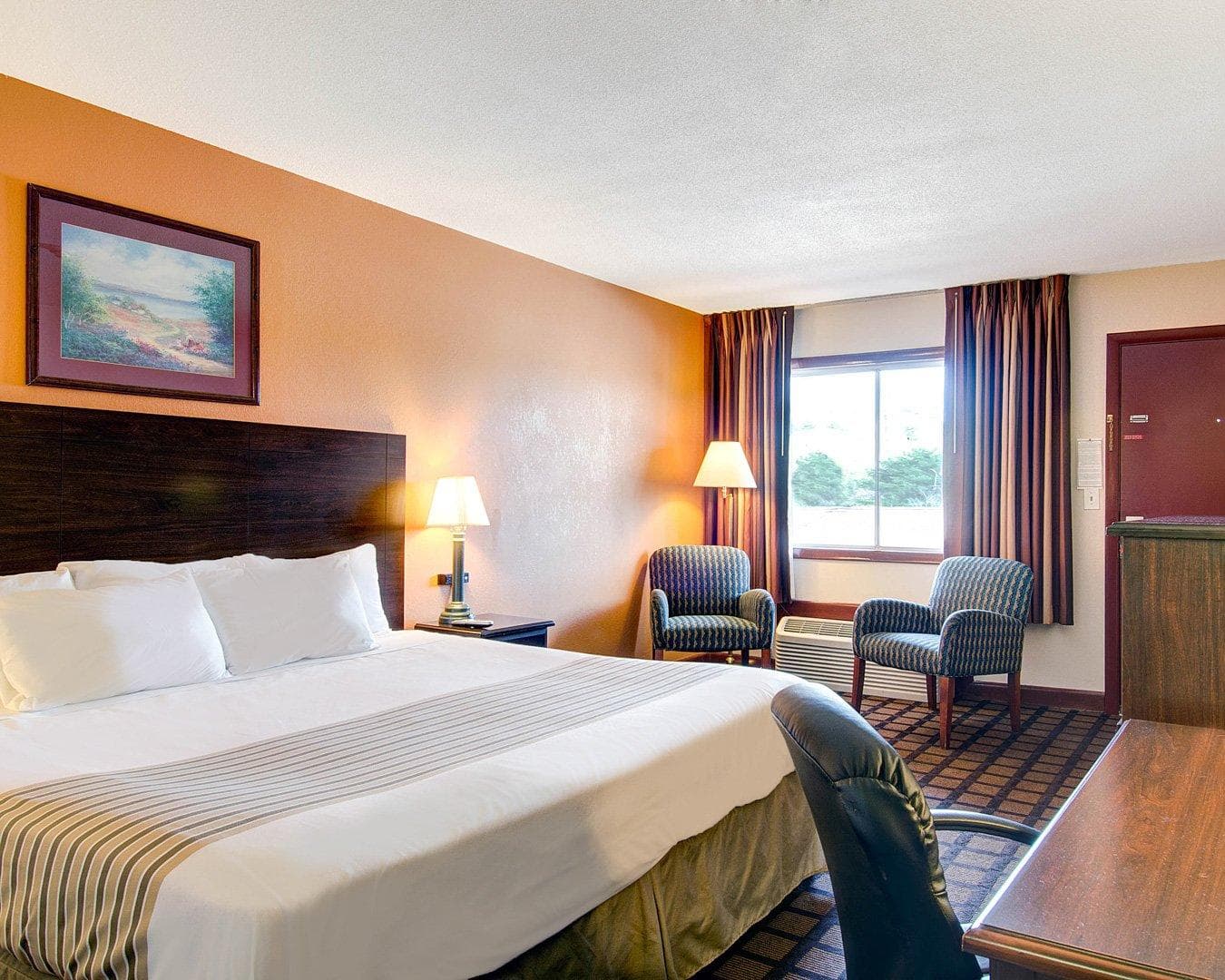 Econo Lodge Sharon - Foxborough - Image 1