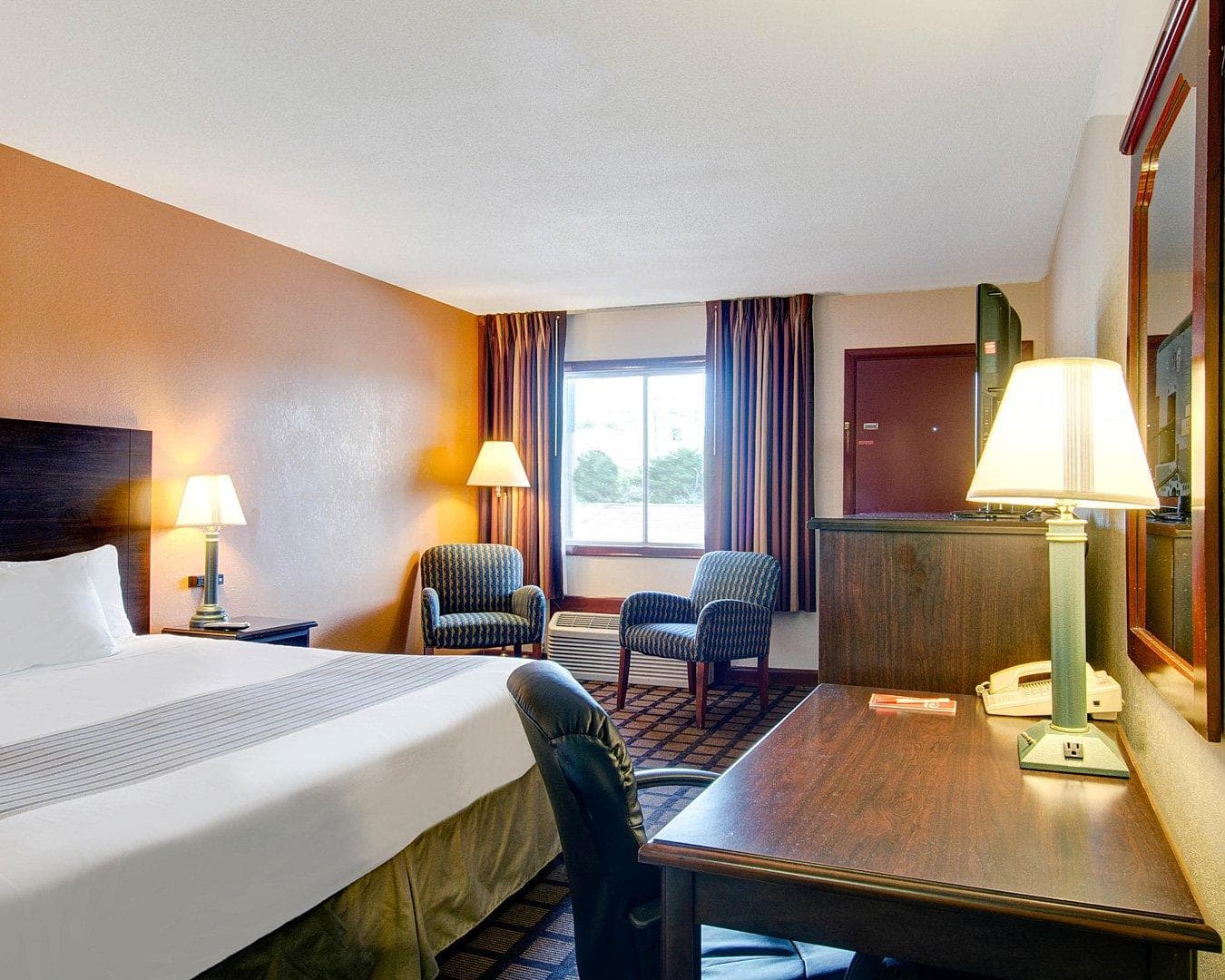 Econo Lodge Sharon - Foxborough — 8