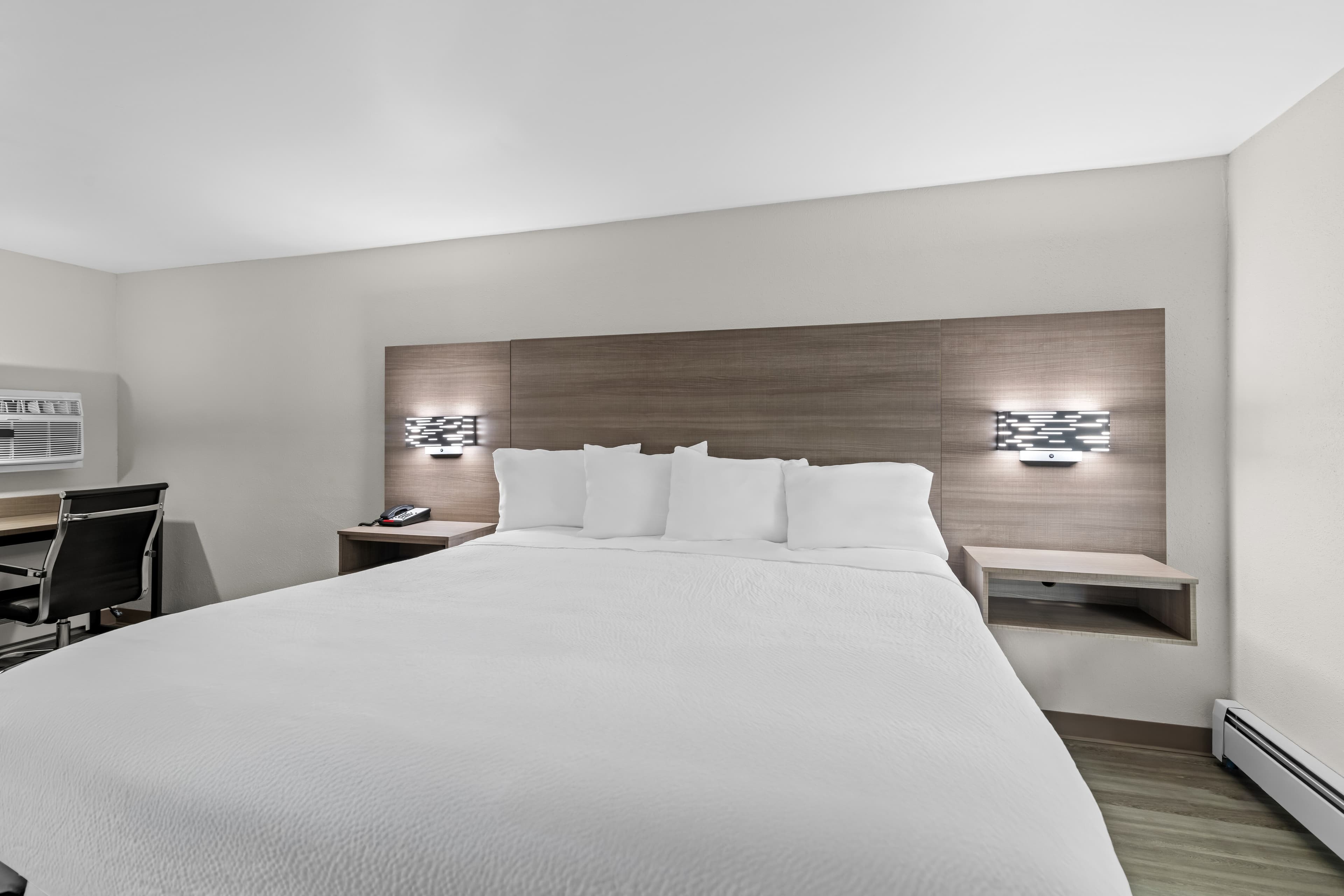 Econo Lodge — 11