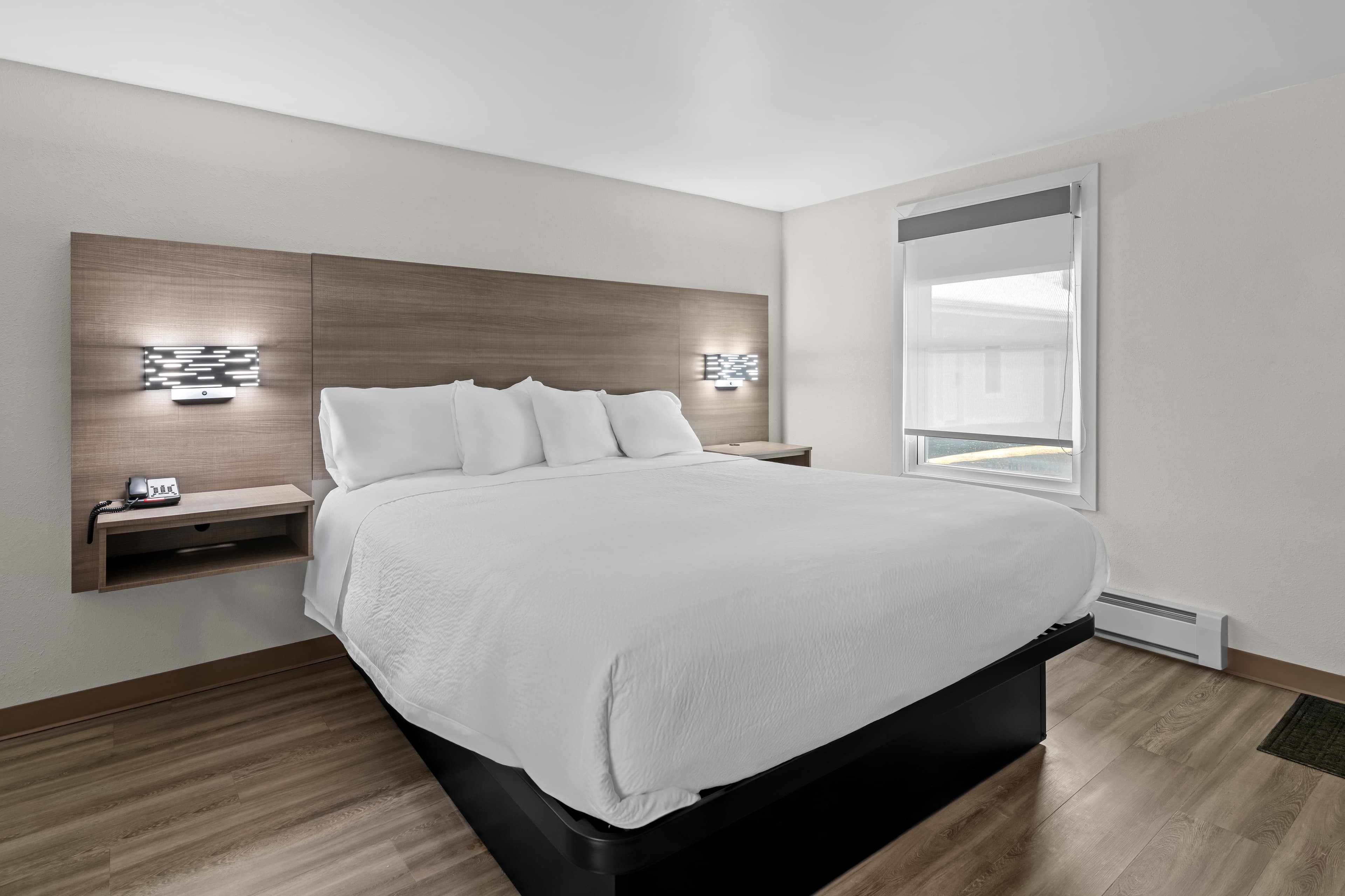 Econo Lodge — 12