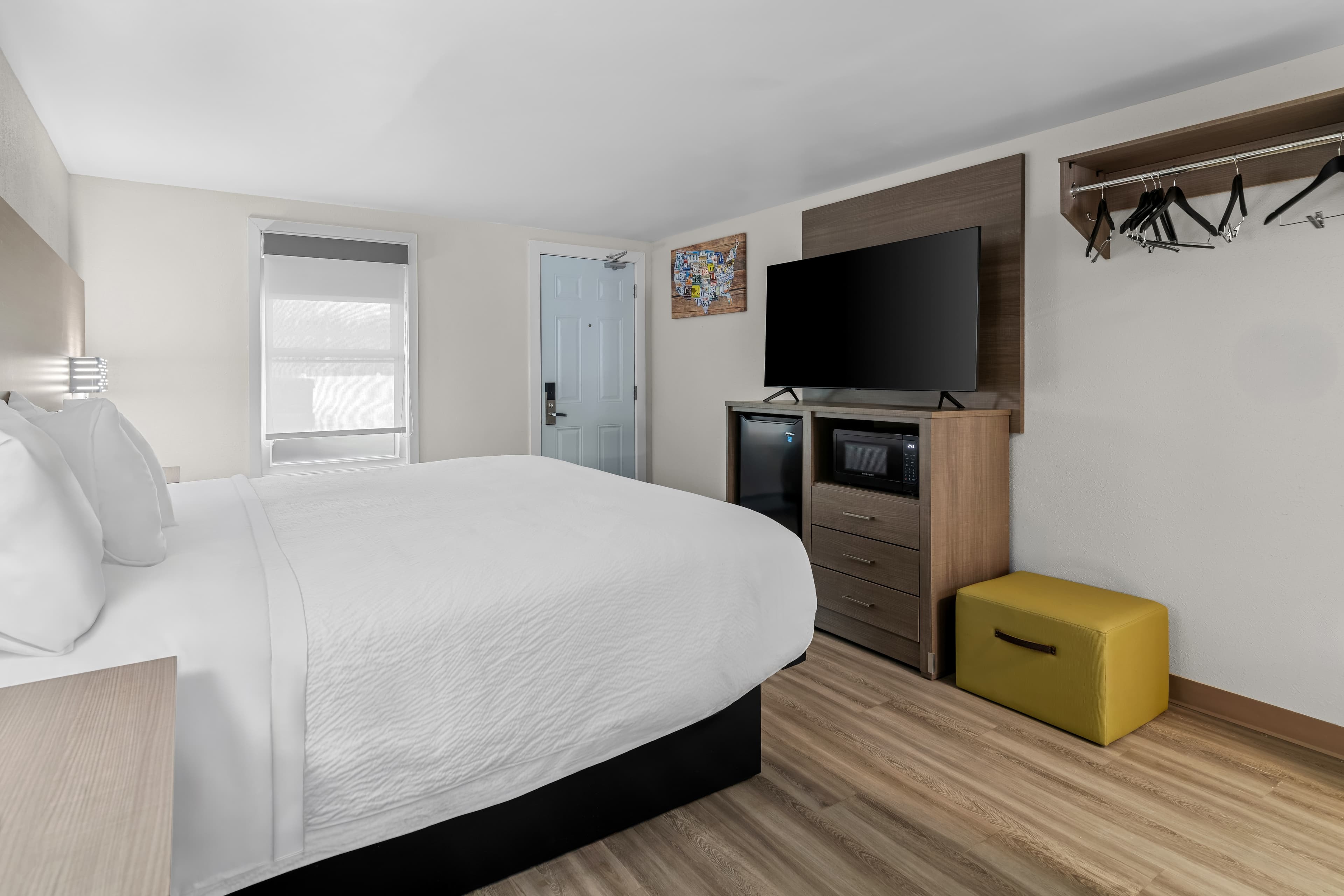 Econo Lodge — 13