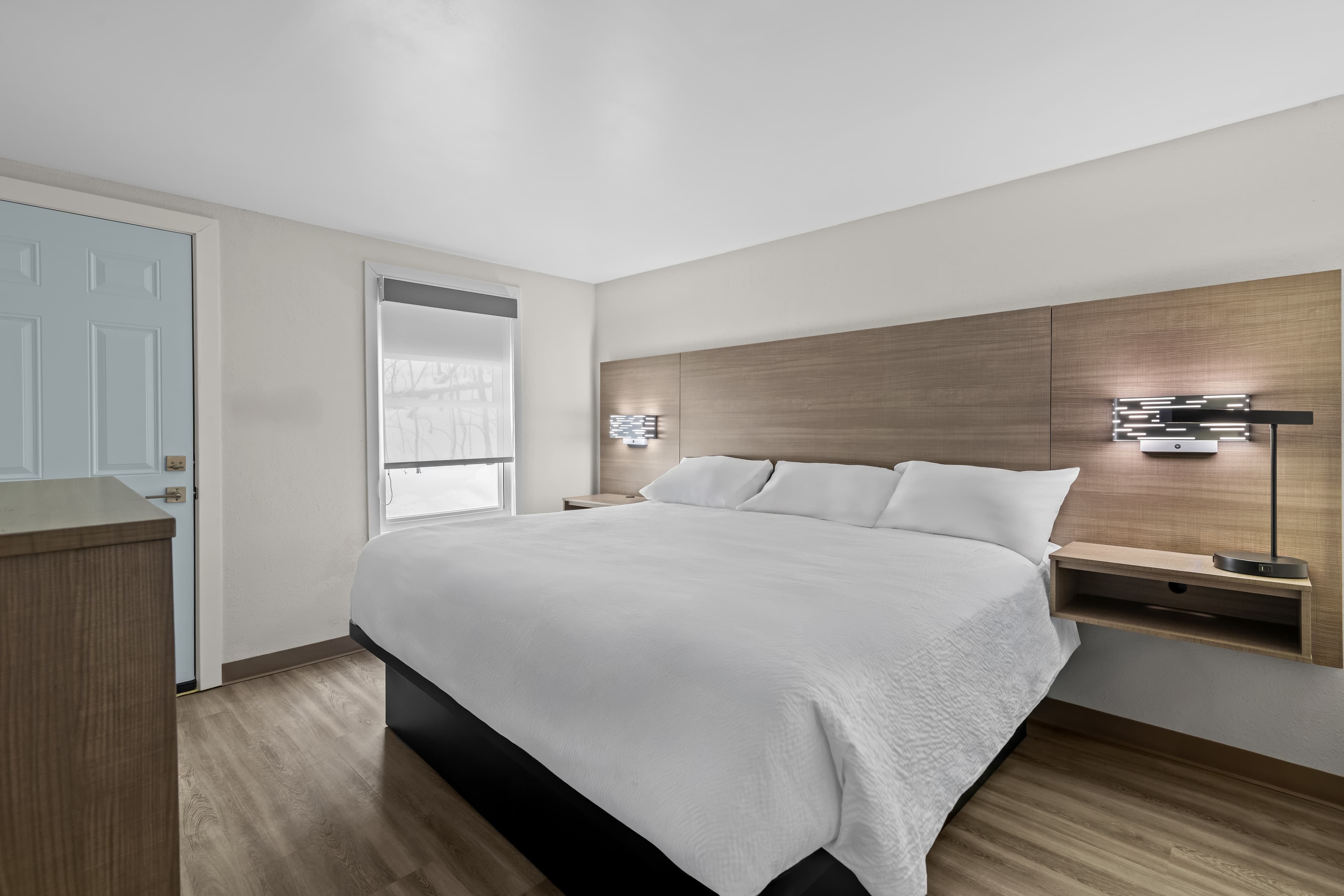 Econo Lodge — 25