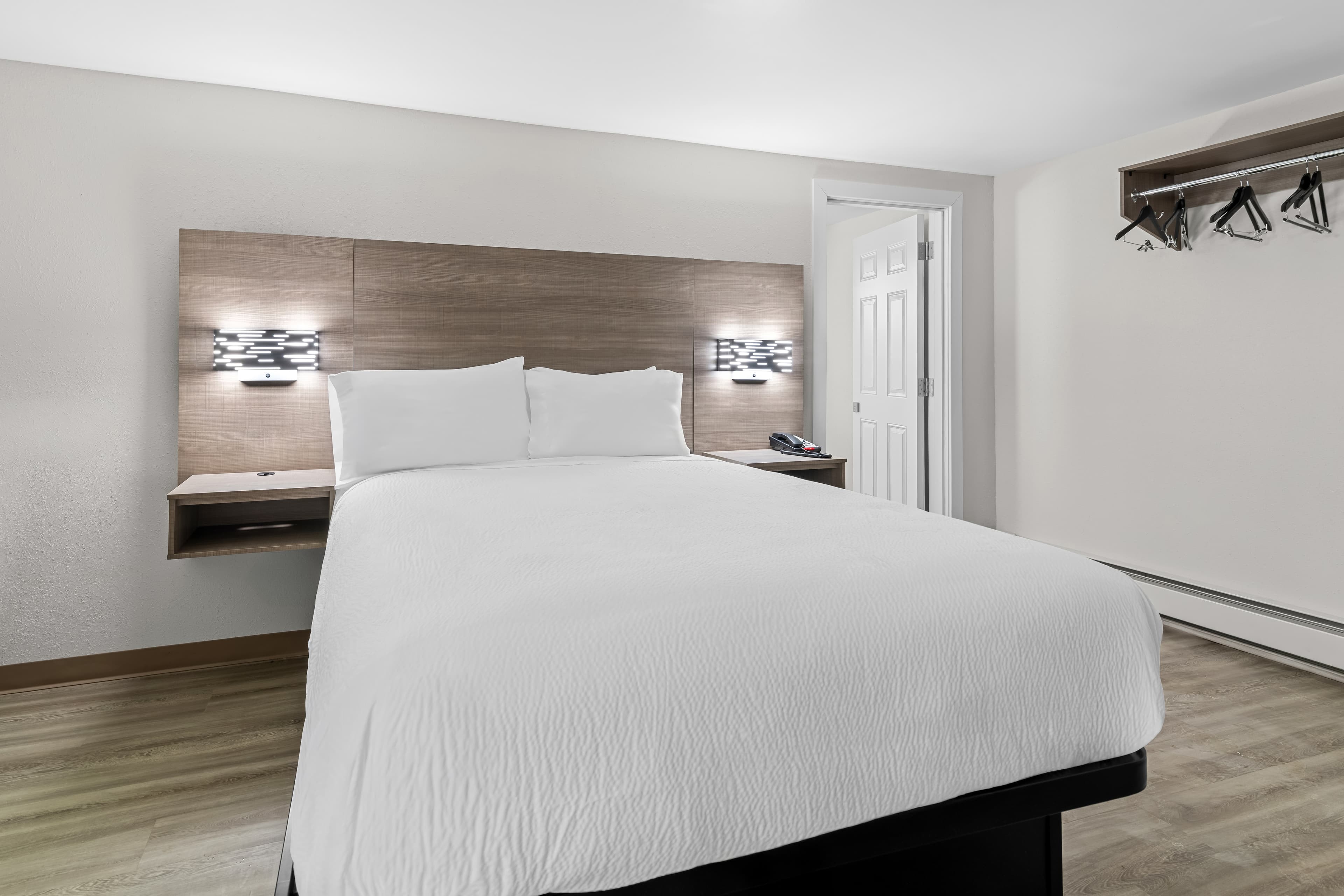 Econo Lodge — 17