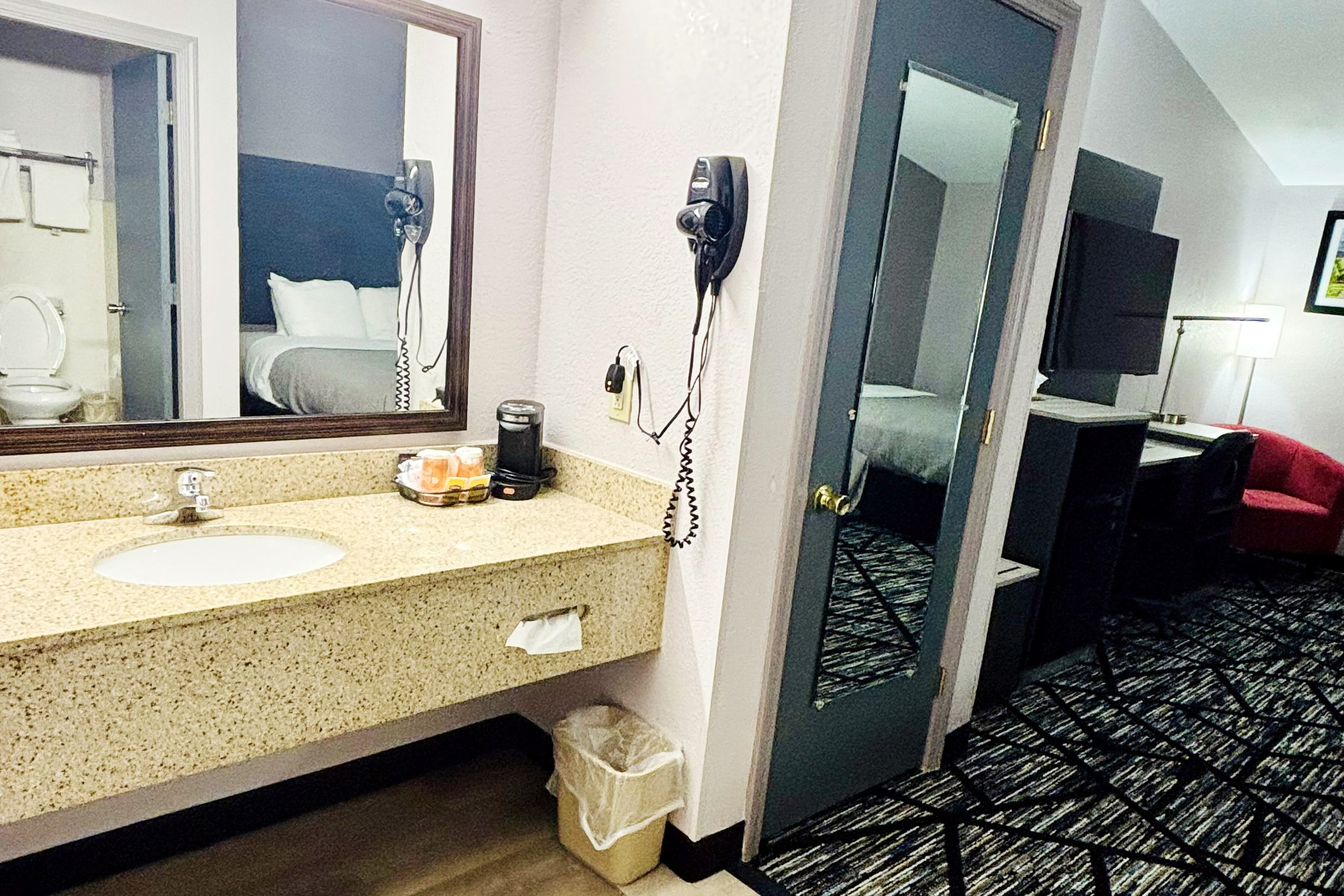 Quality Inn Raynham - Taunton — 10