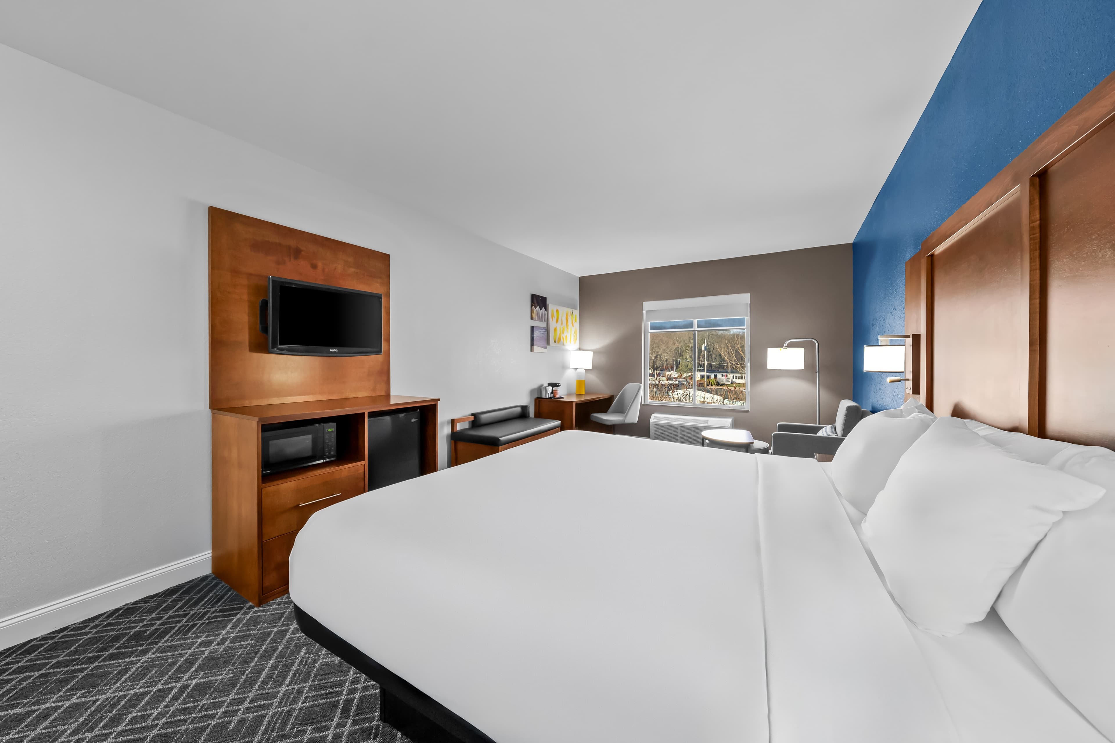 Comfort Inn & Suites Plainville-Foxboro — 6