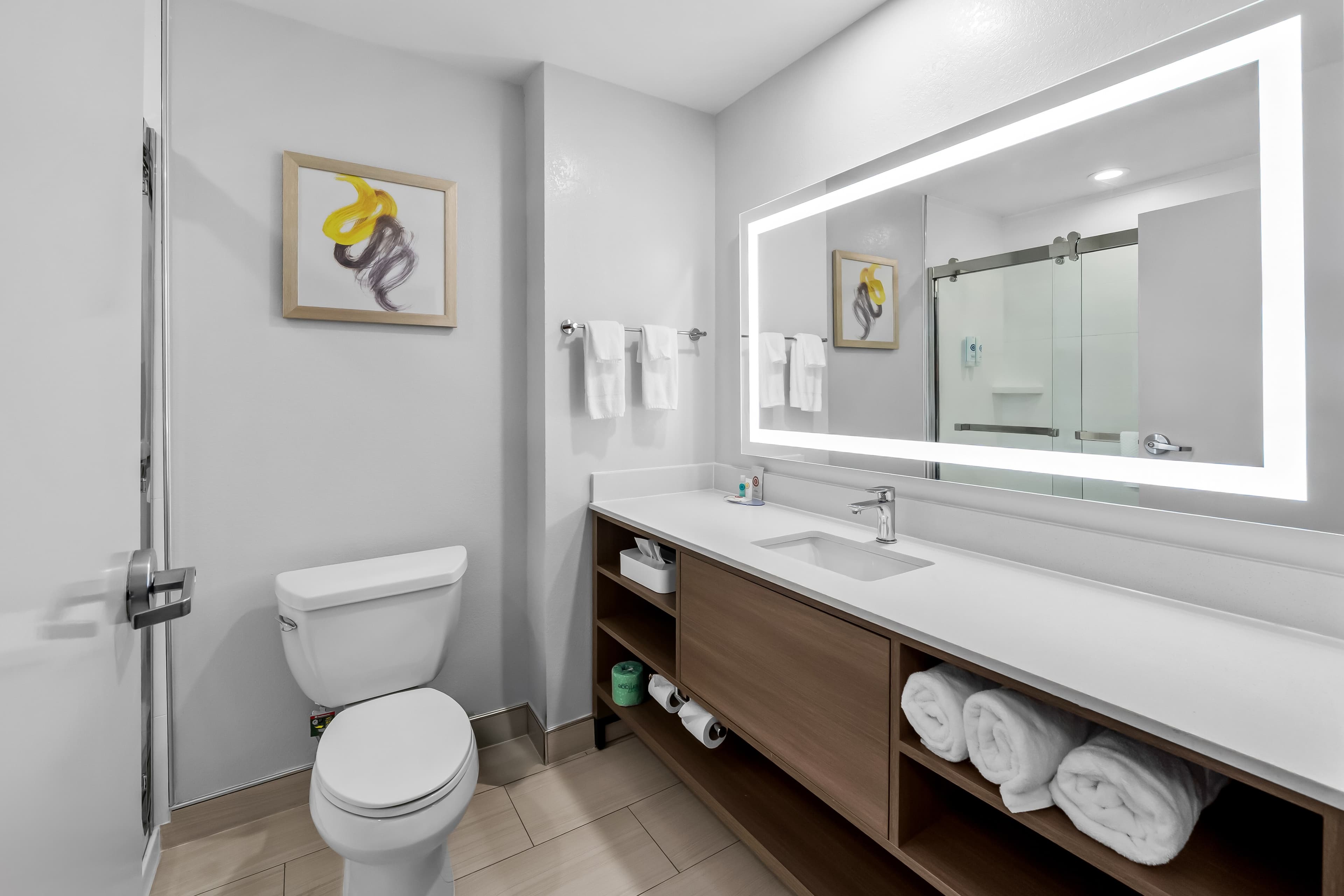 Comfort Inn & Suites Plainville-Foxboro — 8
