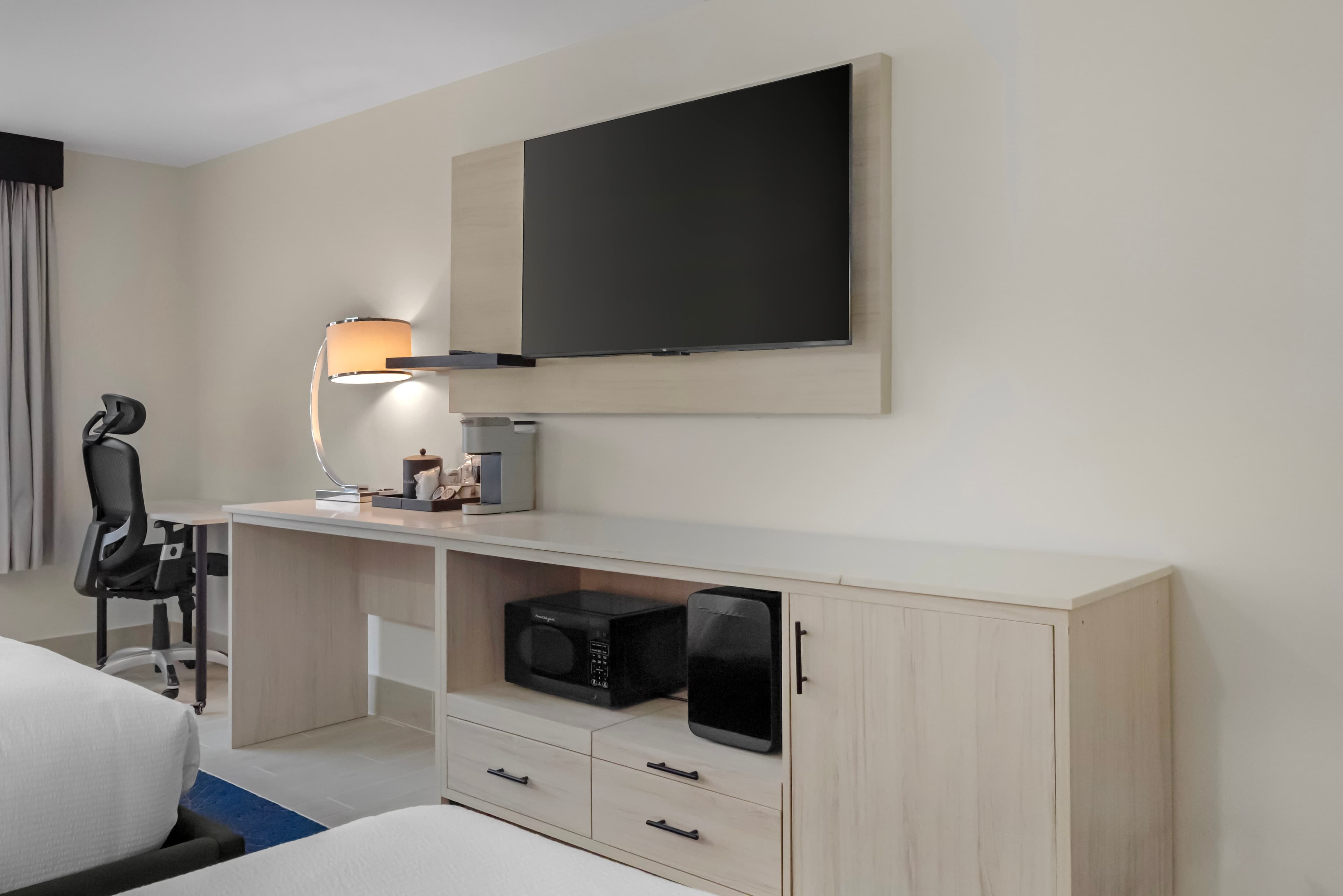 Blue - A Modern Hotel, an Ascend Collection Hotel - Image 3