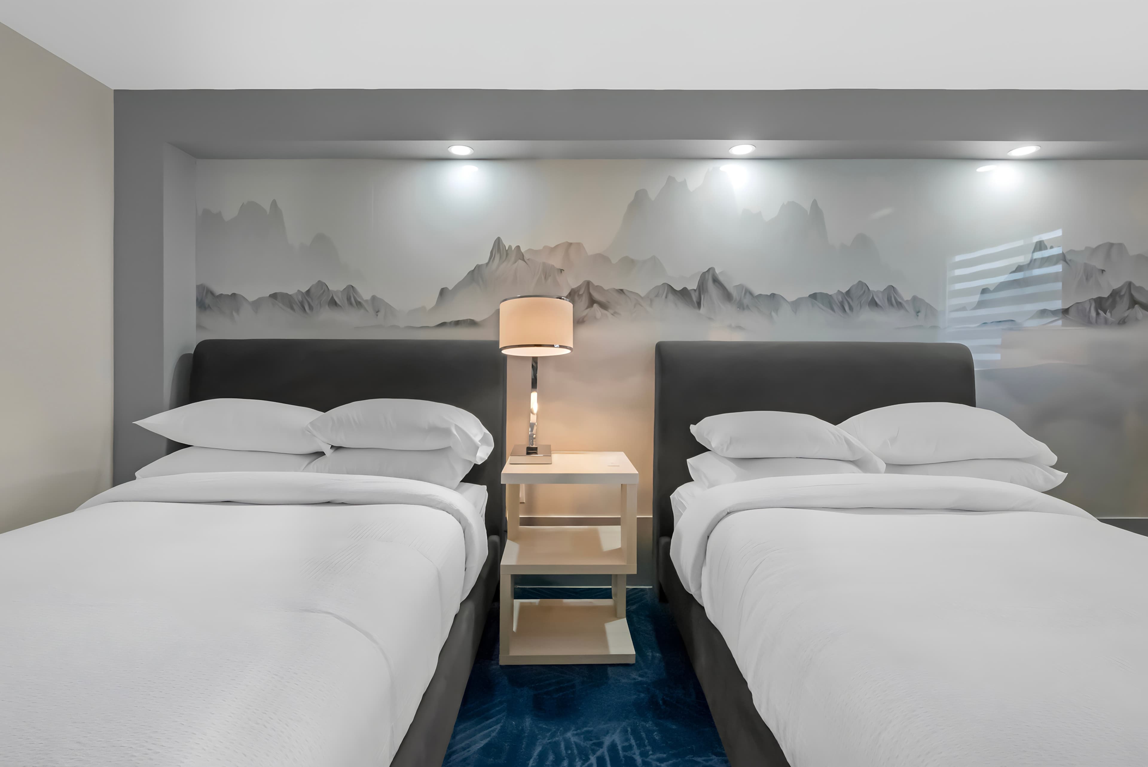 Blue - A Modern Hotel, an Ascend Collection Hotel - Image 4