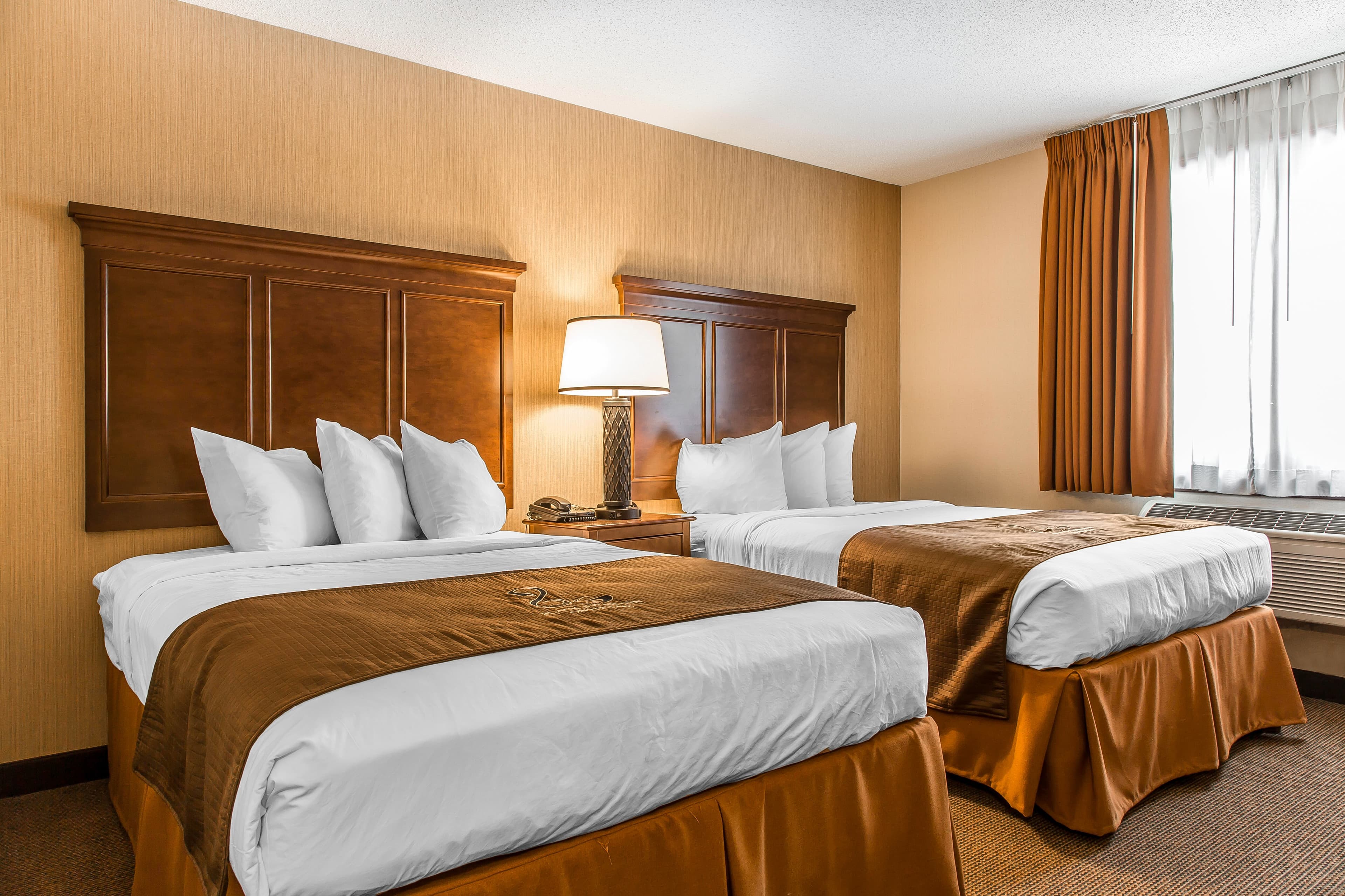 The Black Swan Lee - Lenox, an Ascend Collection Hotel — 7
