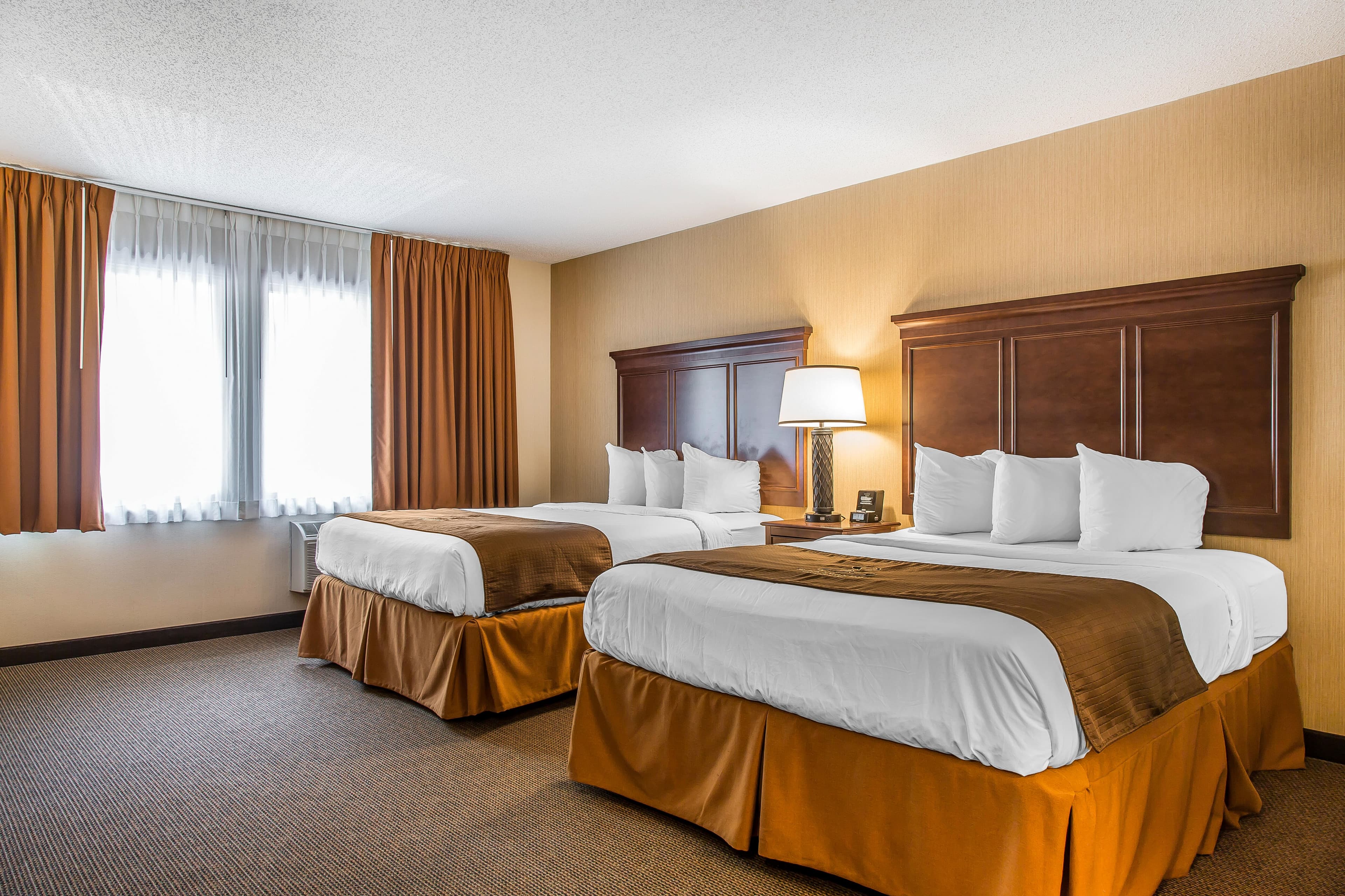 The Black Swan Lee - Lenox, an Ascend Collection Hotel — 38