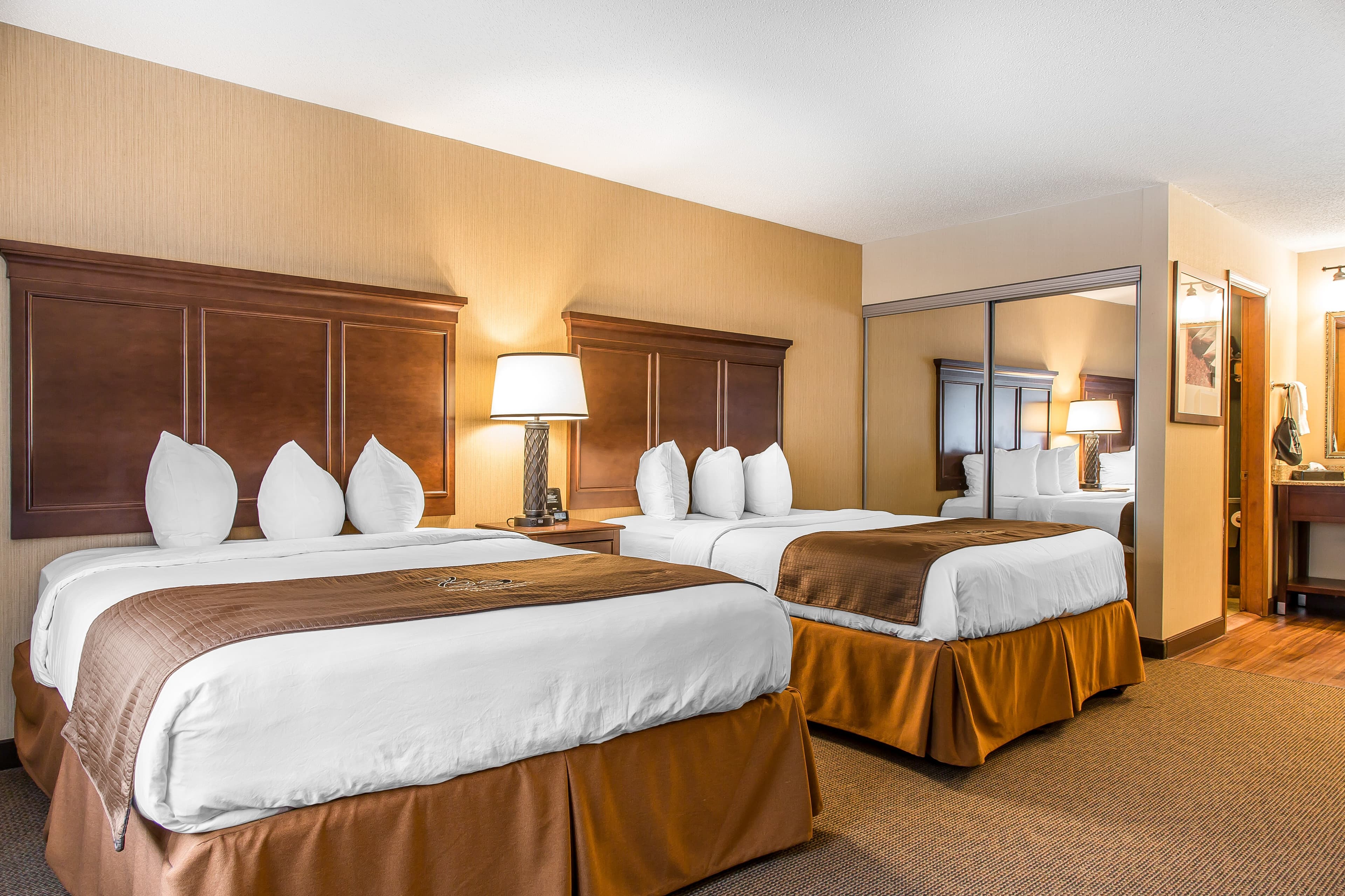 The Black Swan Lee - Lenox, an Ascend Collection Hotel — 39