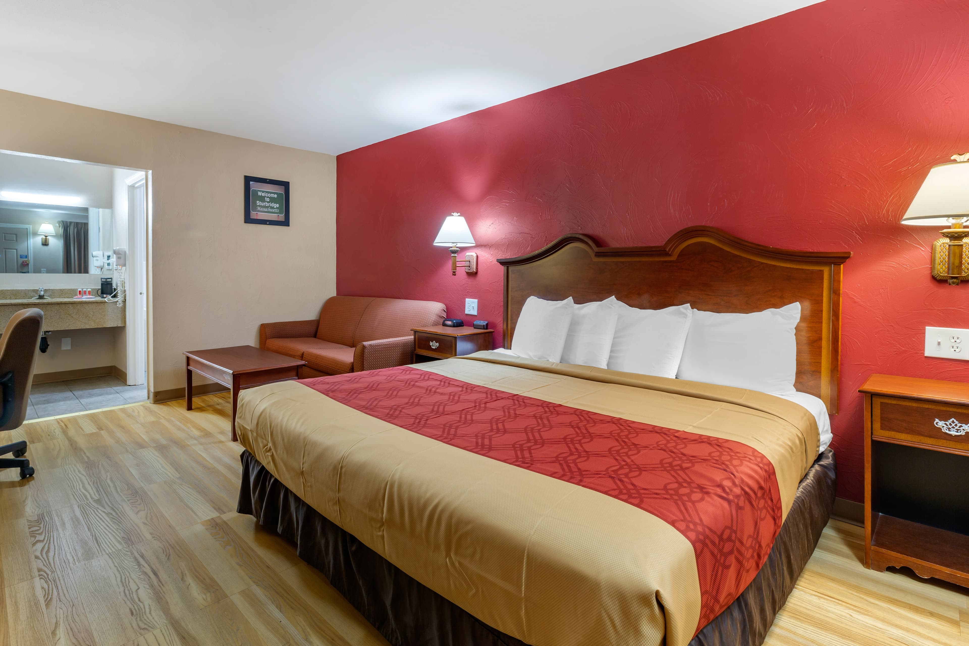 Econo Lodge Sturbridge Route 20 - Image 2