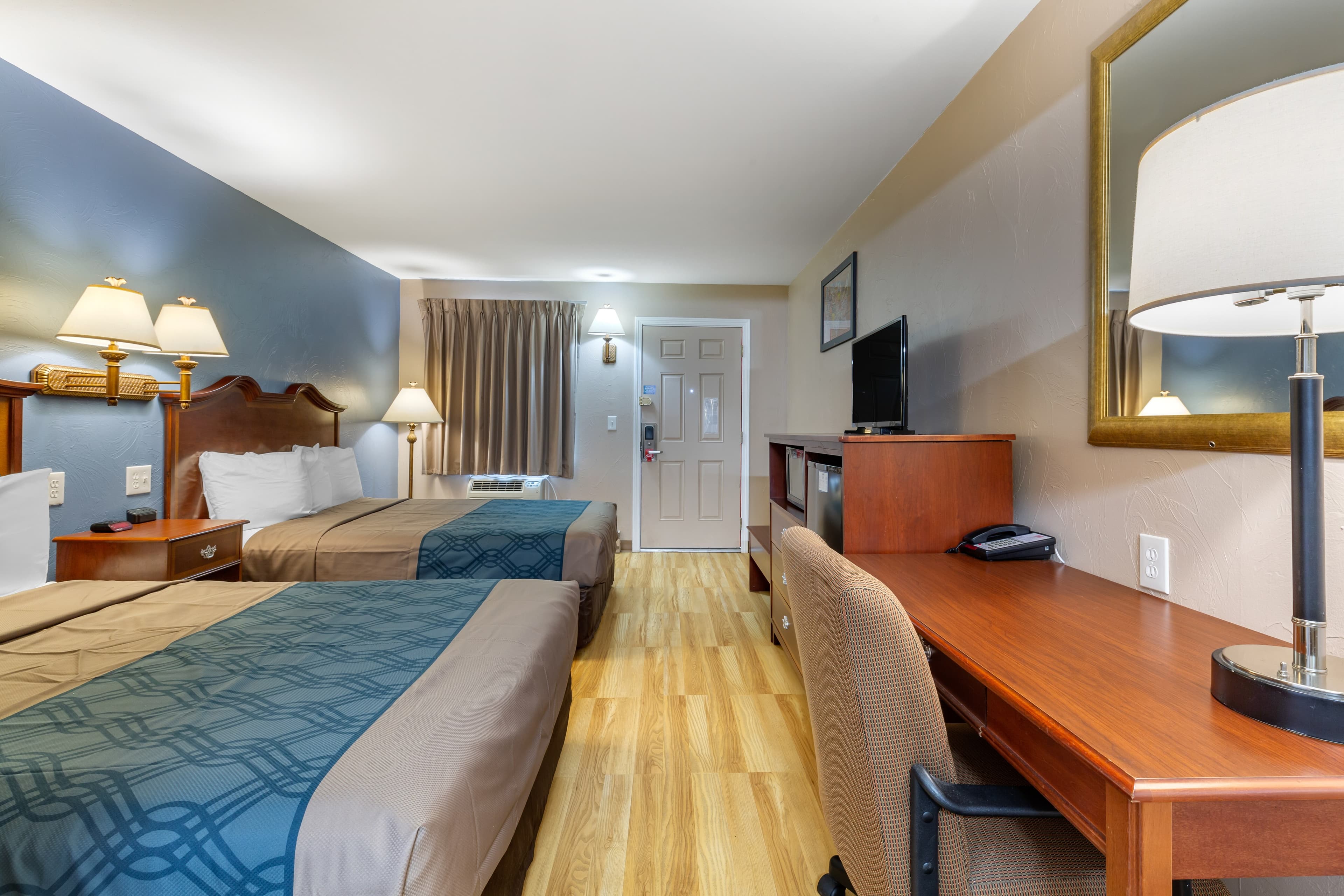Econo Lodge Sturbridge Route 20 — 14
