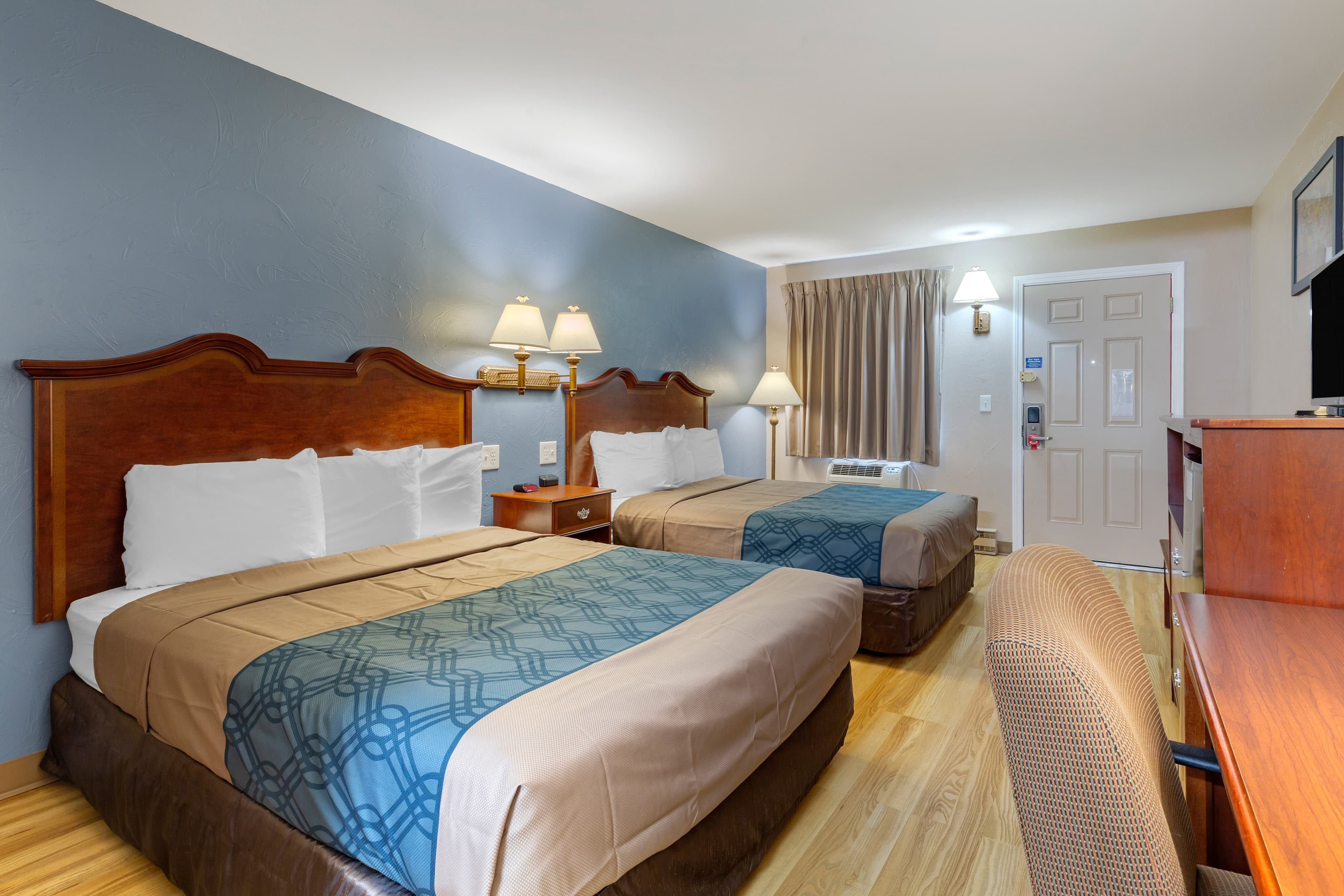 Econo Lodge Sturbridge Route 20 — 15