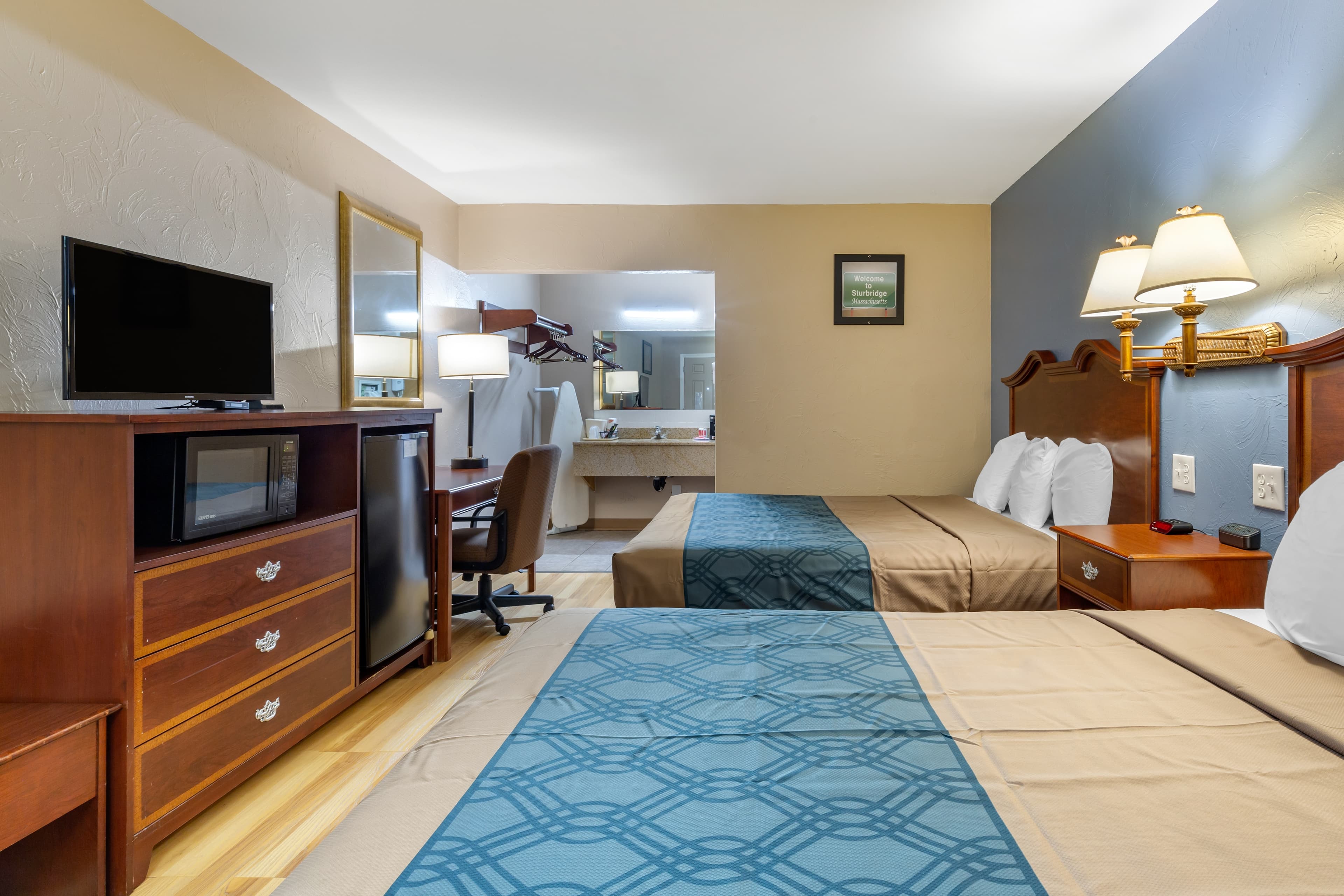 Econo Lodge Sturbridge Route 20 — 16
