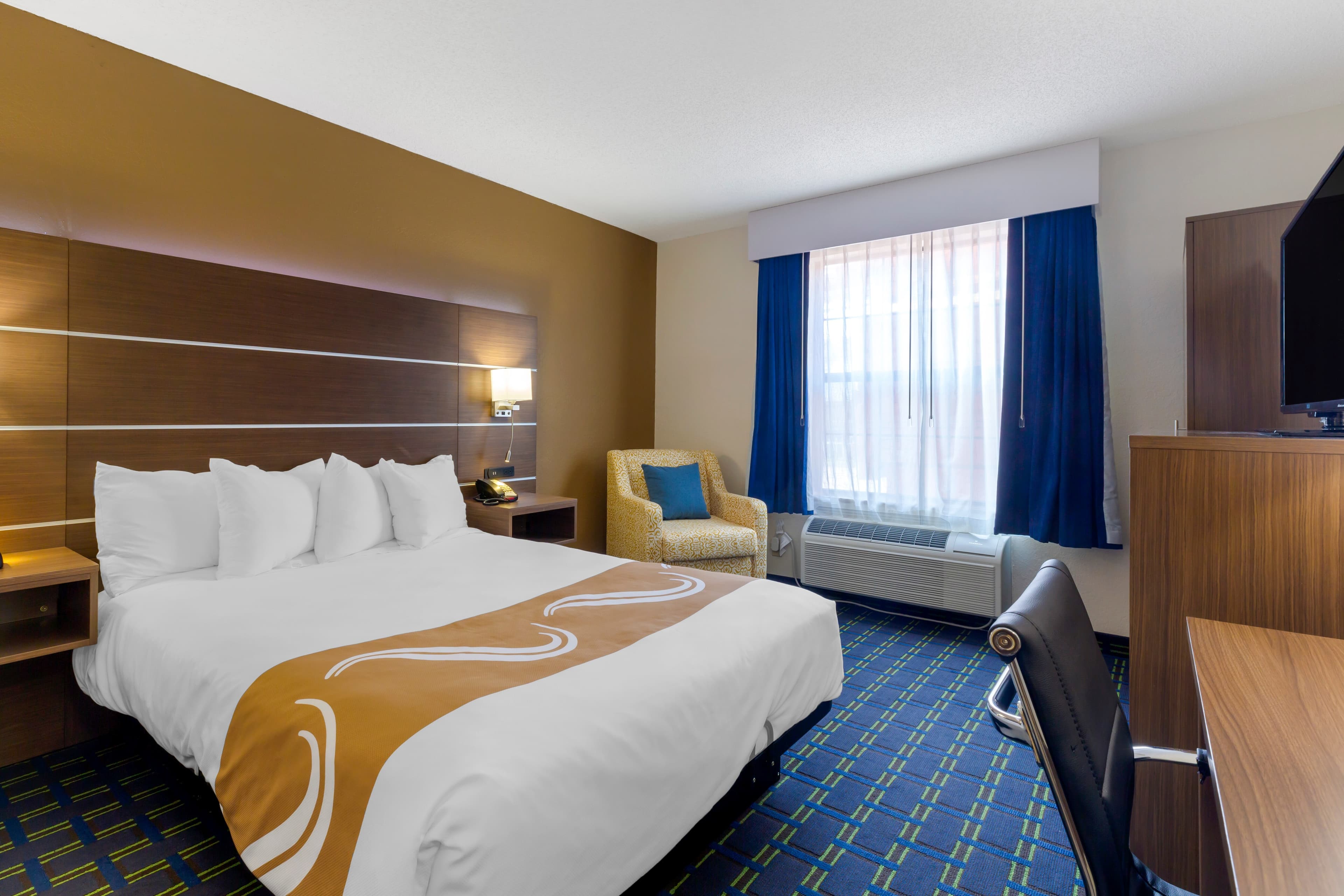 Quality Inn Lee - Lenox South - Image 2