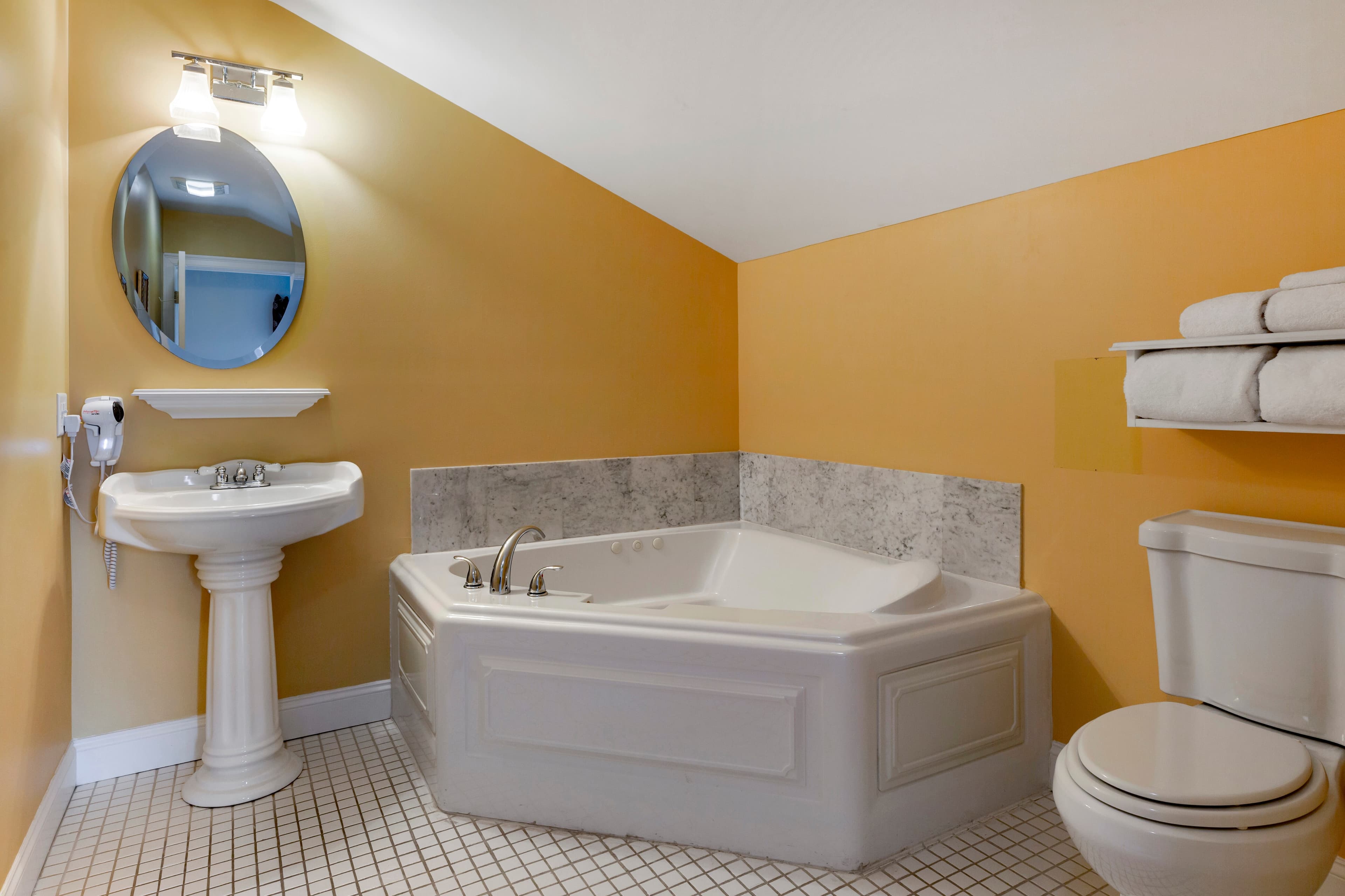 Essex Street Inn & Suites, an Ascend Collection Hotel — 47