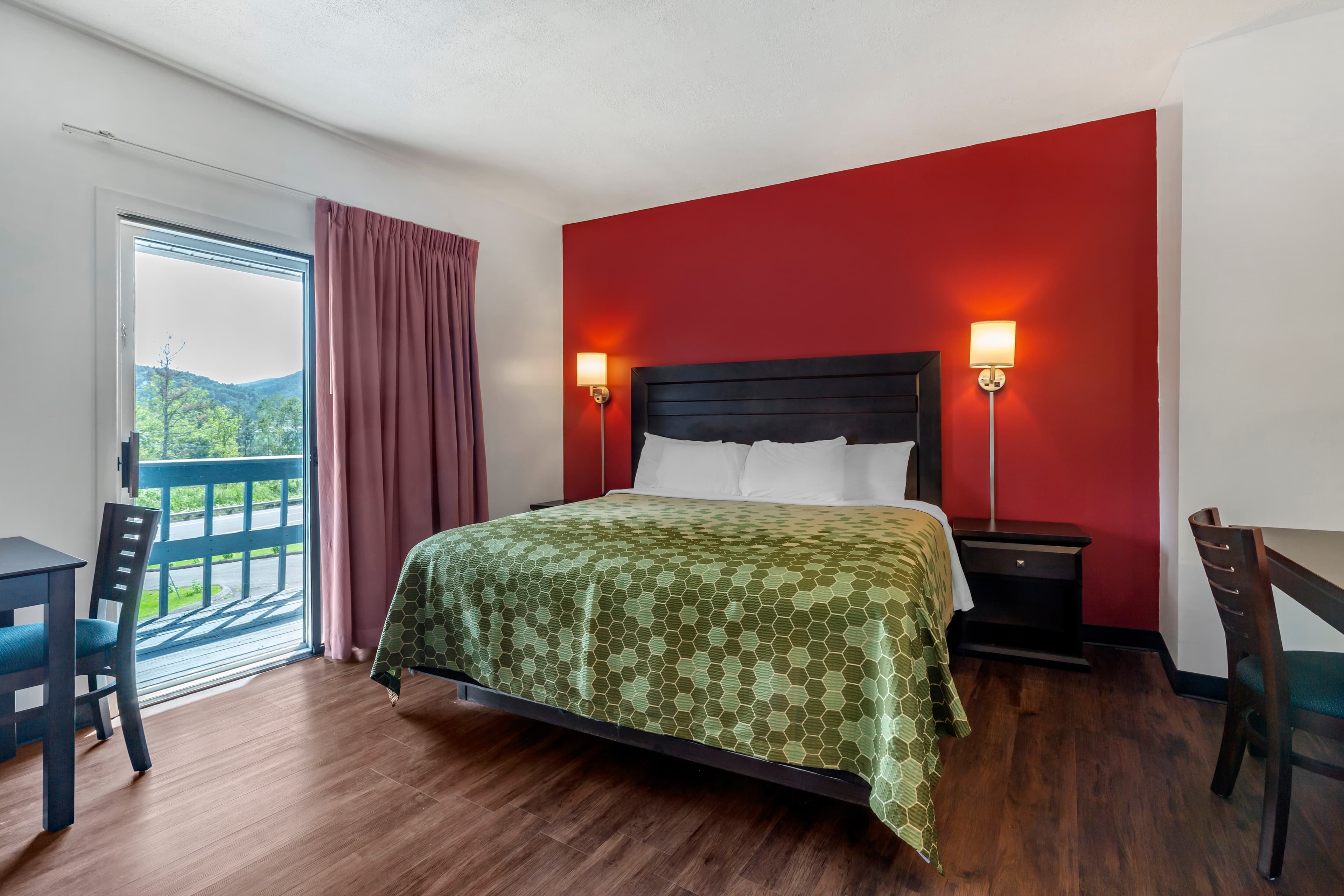 Econo Lodge Lee - Great Barrington — 14