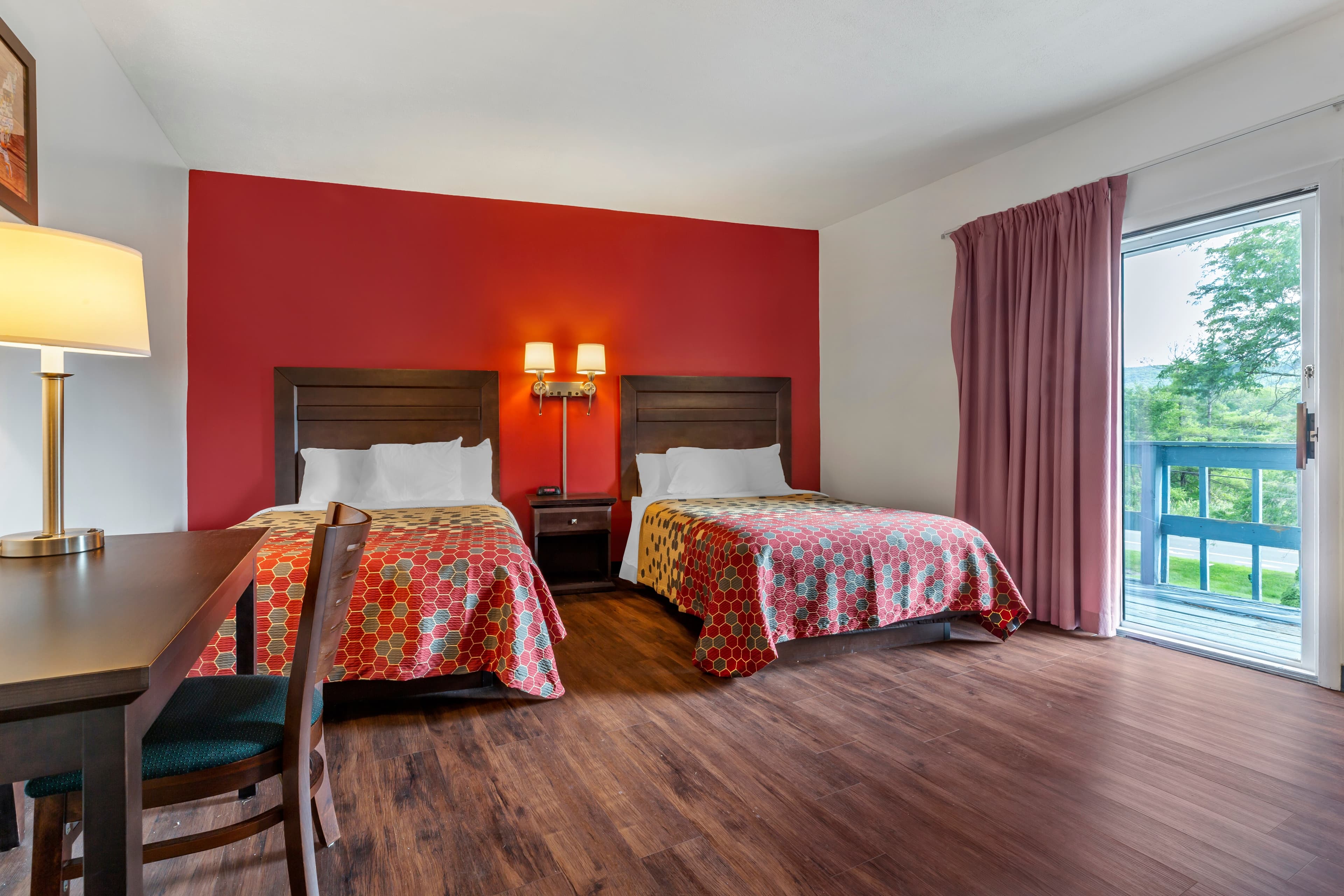 Econo Lodge Lee - Great Barrington — 8
