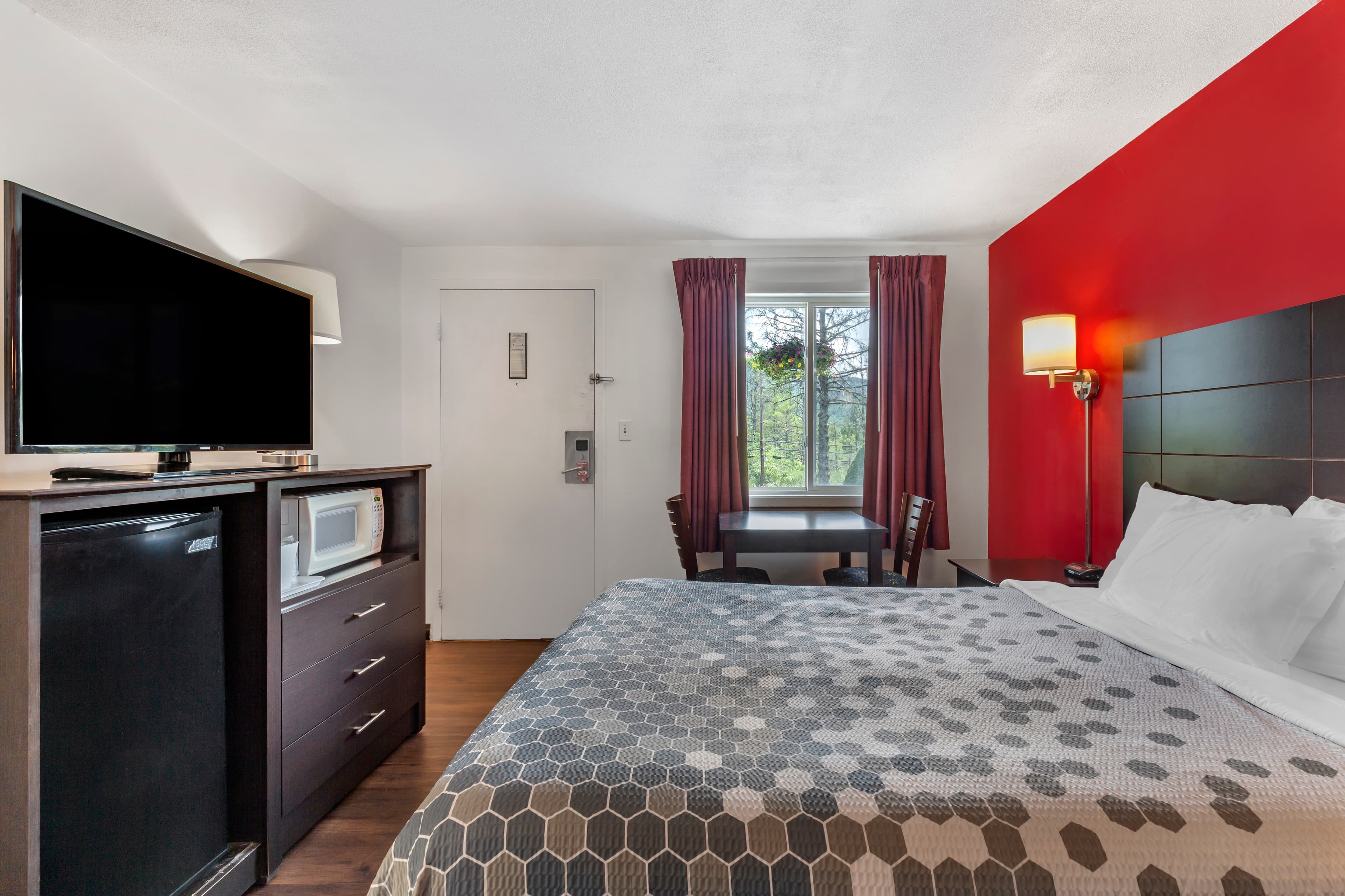 Econo Lodge Lee - Great Barrington — 26