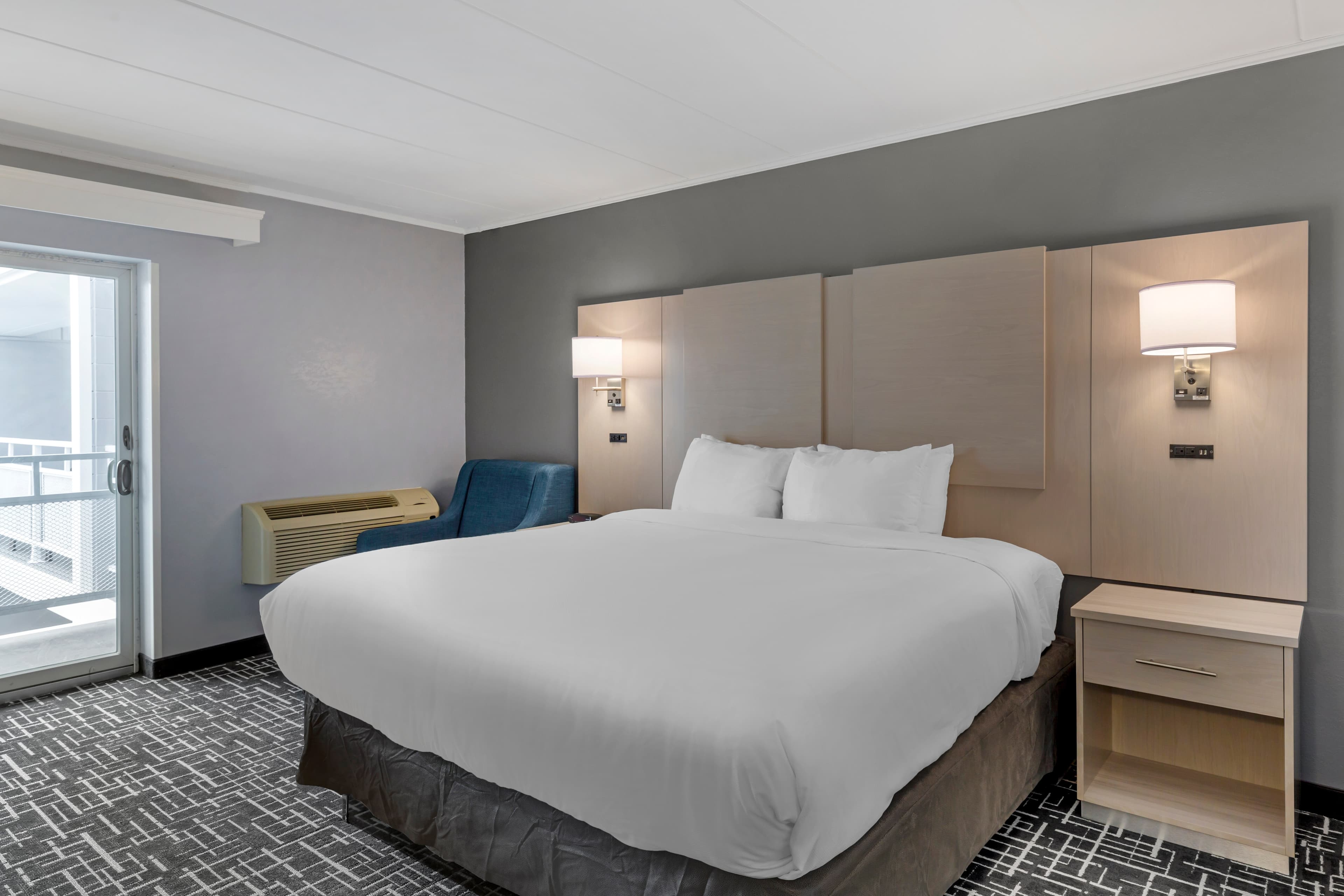 Comfort Inn Hyannis - Cape Cod - Image 3