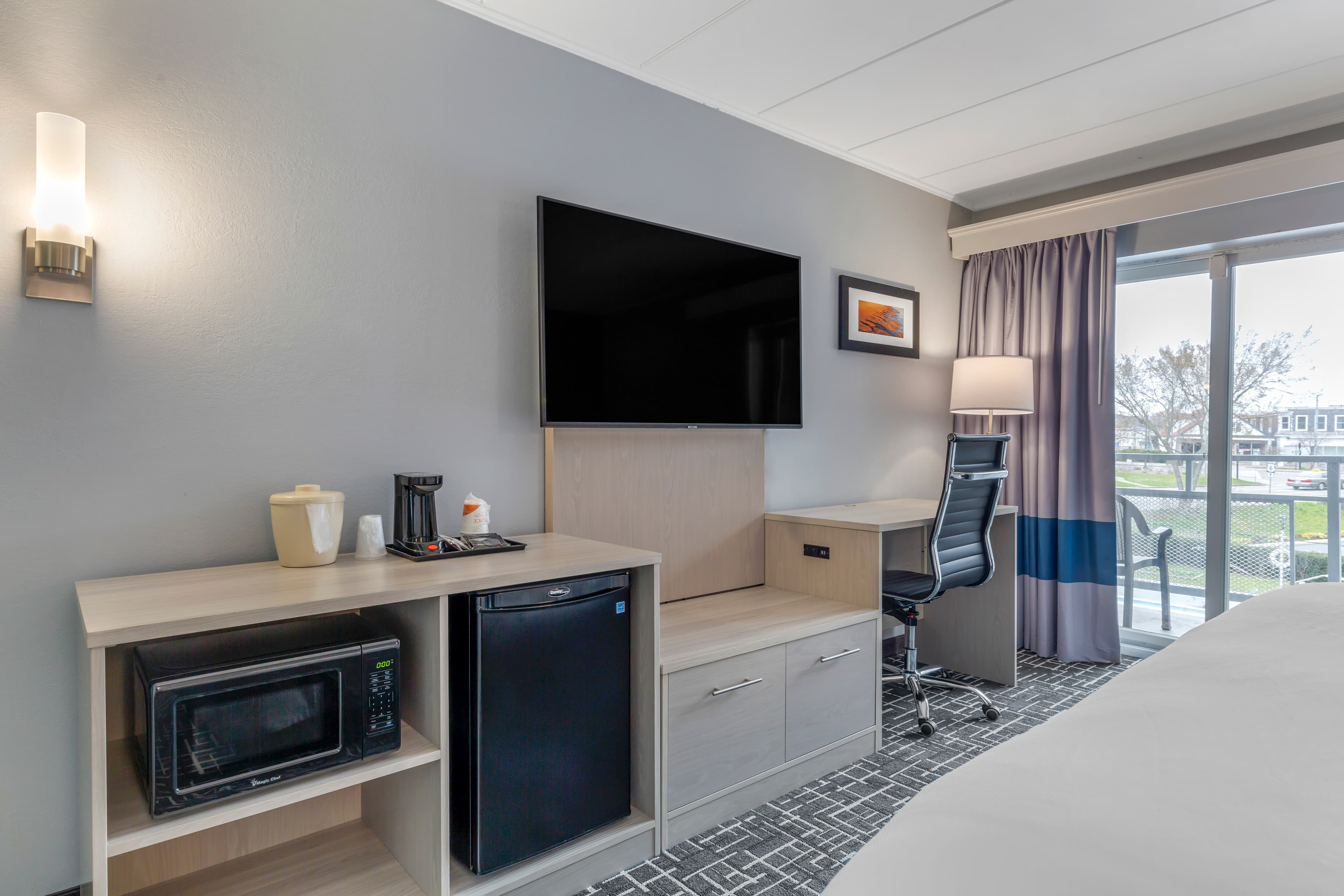 Comfort Inn Hyannis - Cape Cod - Image 4