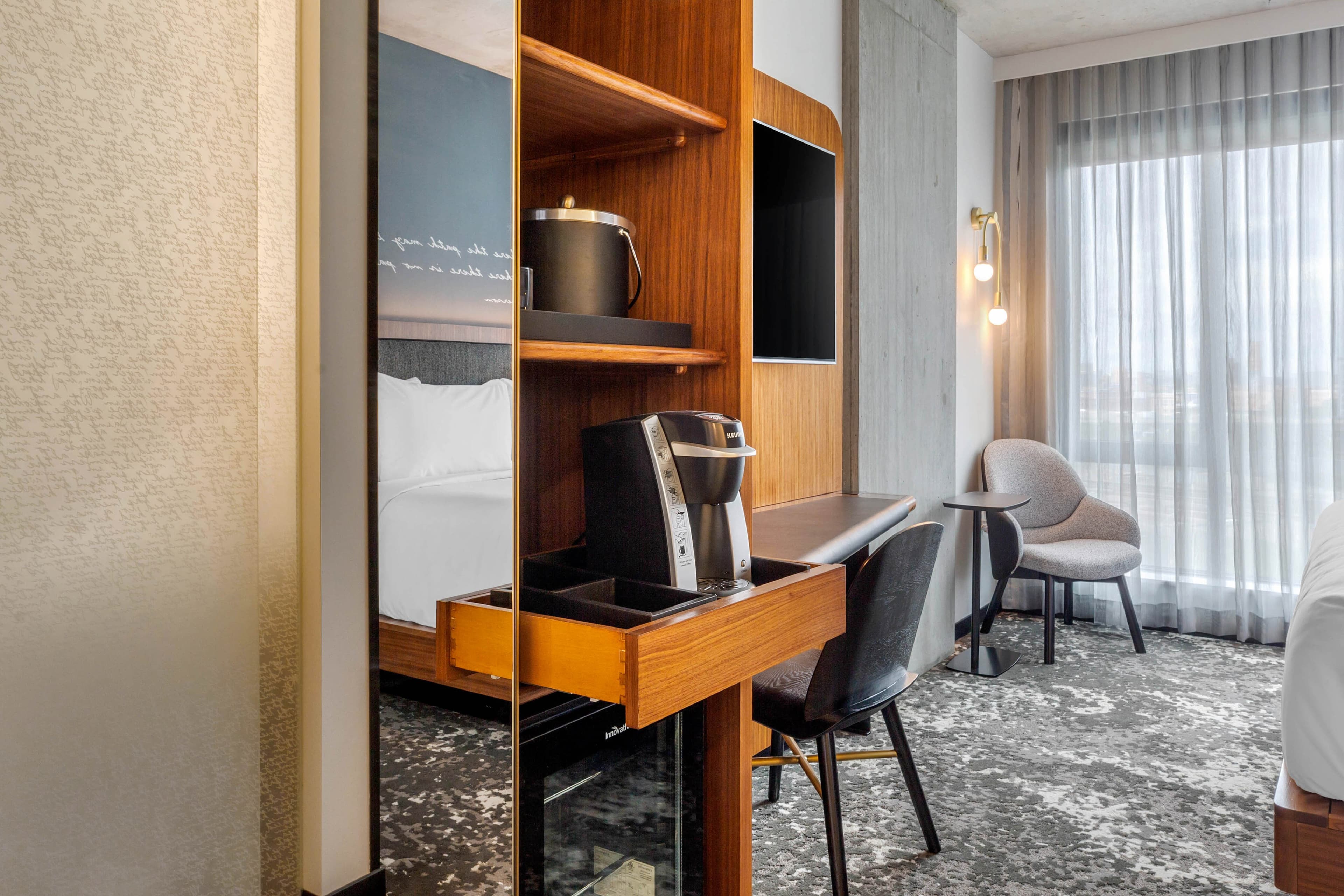 Cambria Hotel Boston Downtown - Seaport - Image 4