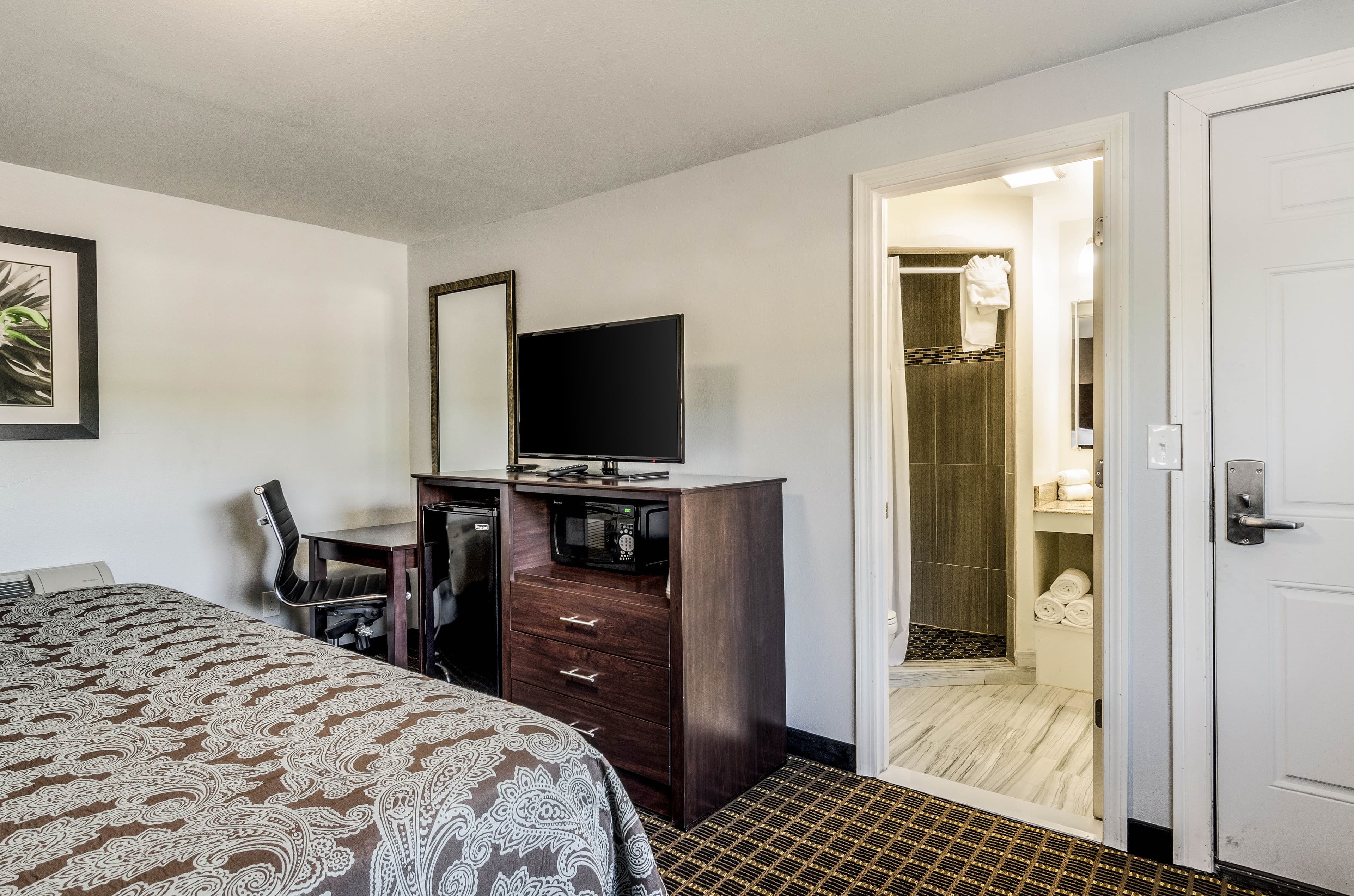 Rodeway Inn Middleboro-Plymouth - Image 4