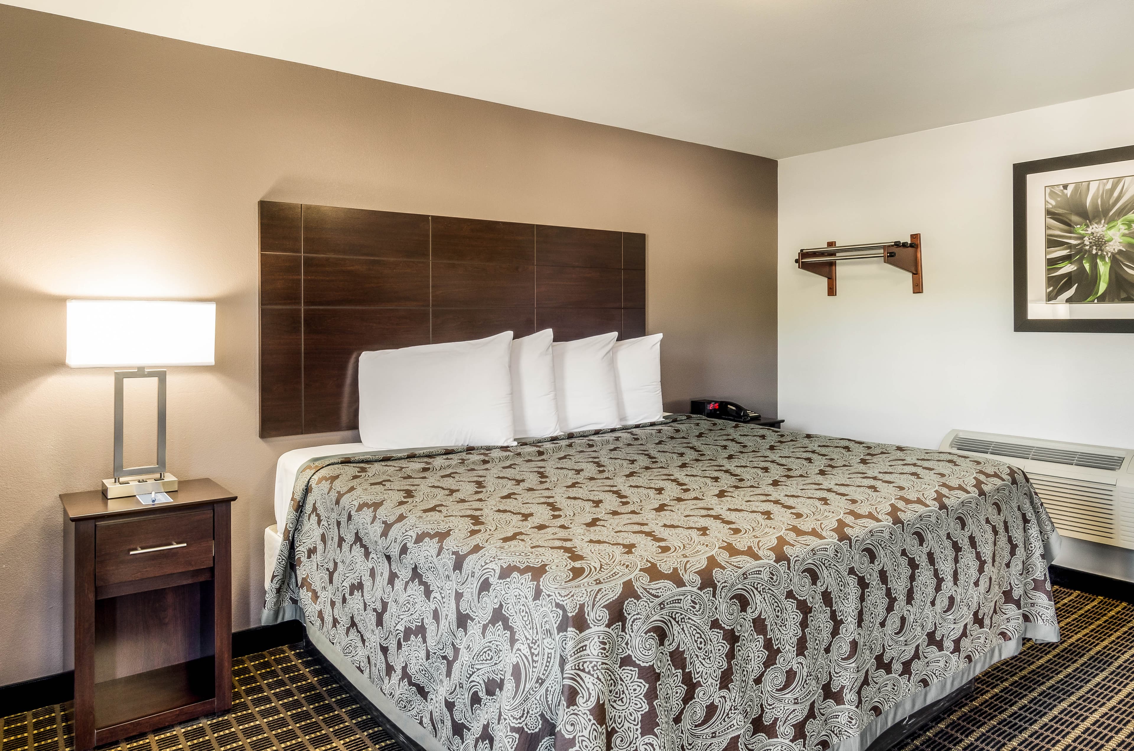 Rodeway Inn Middleboro-Plymouth — 8