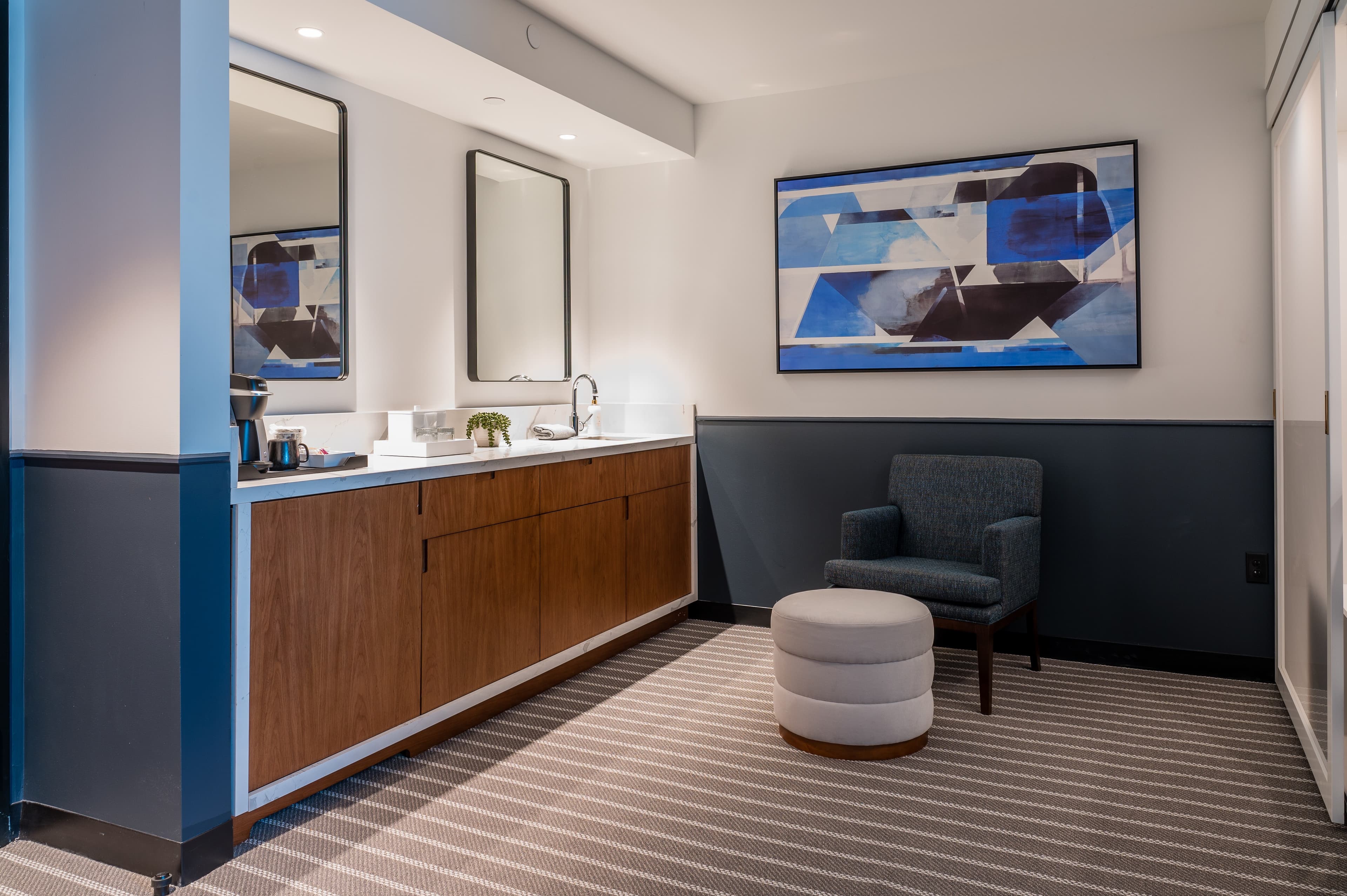 Cambria Hotel Boston Somerville — 9