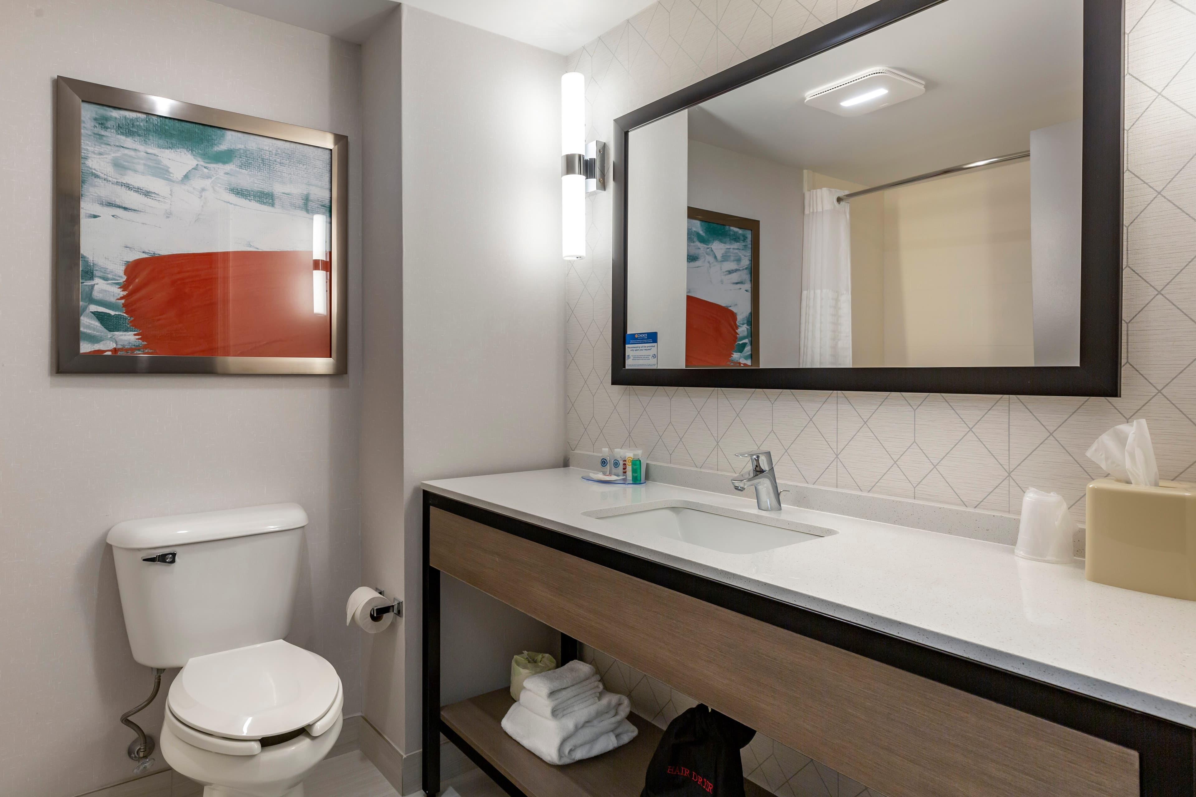 Comfort Inn & Suites Hadley - Amherst - Image 5
