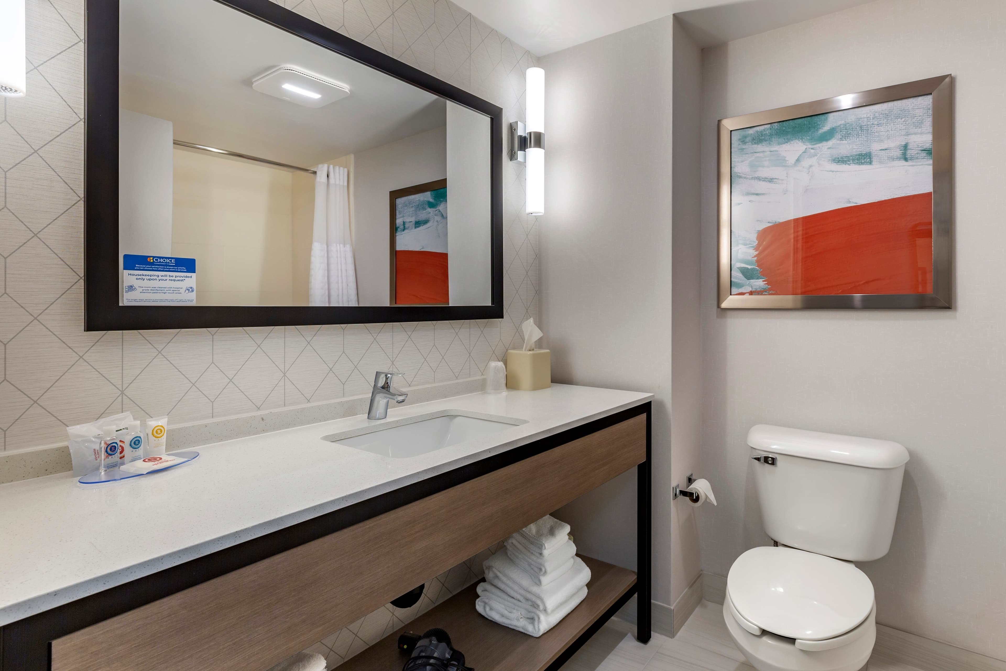 Comfort Inn & Suites Hadley - Amherst — 14