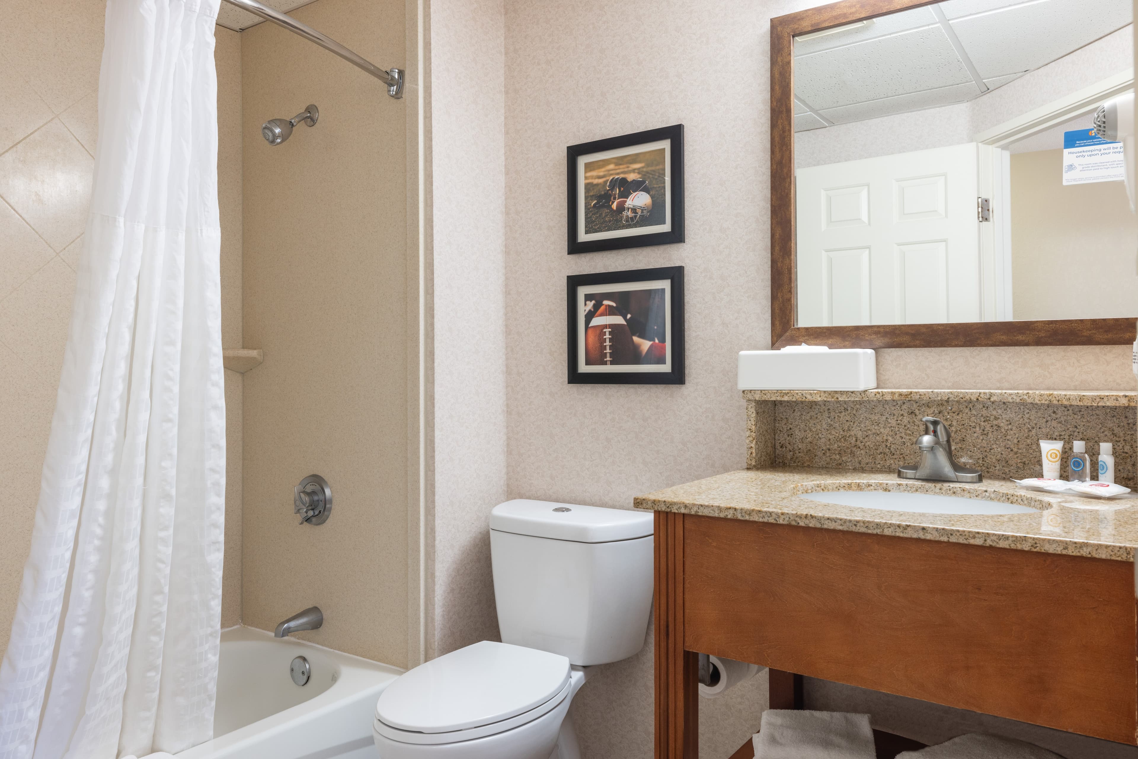 MainStay Suites Foxboro - Mansfield - Image 4