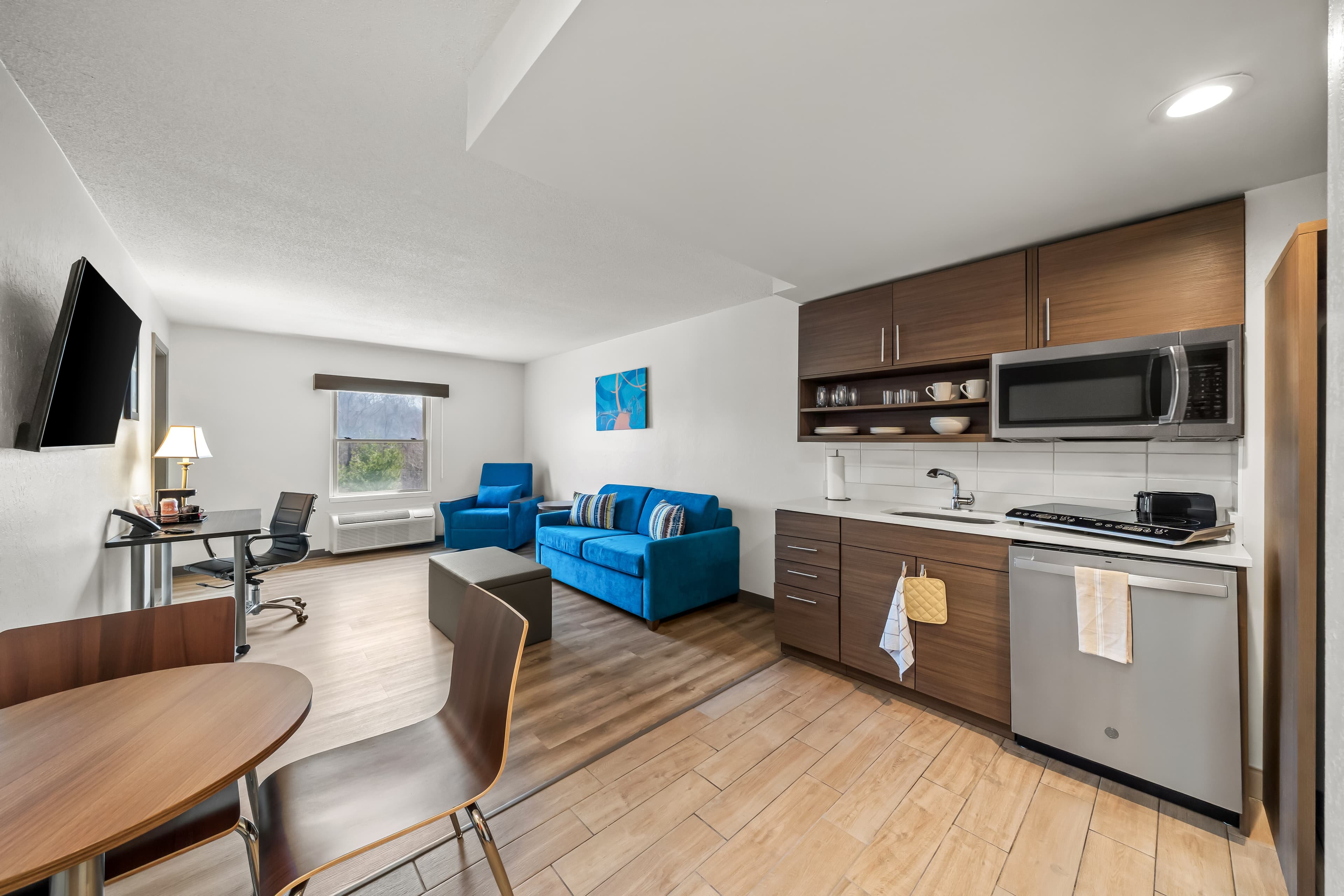 MainStay Suites Foxboro - Mansfield — 10