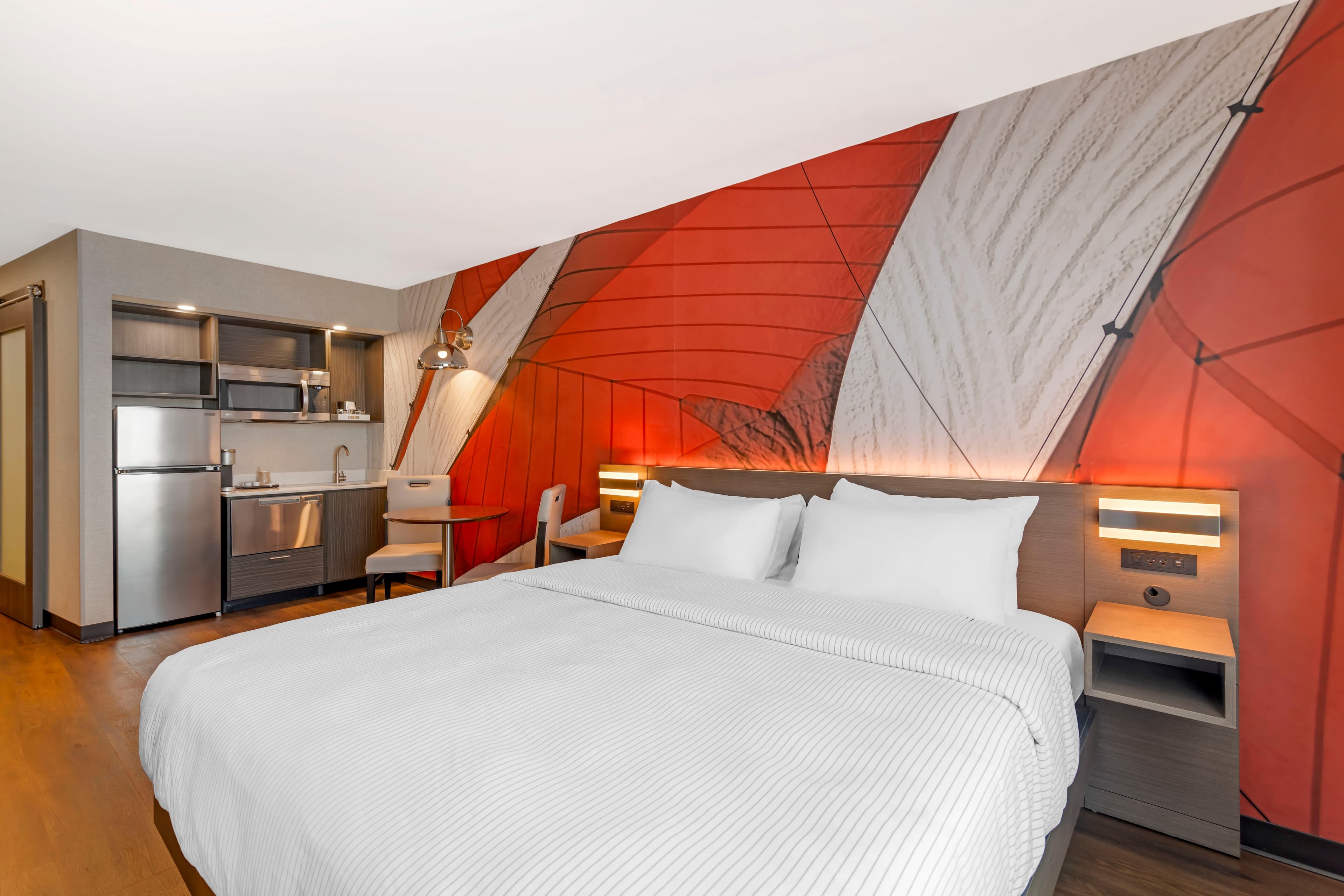 Cambria Hotel & Suites Plymouth — 2