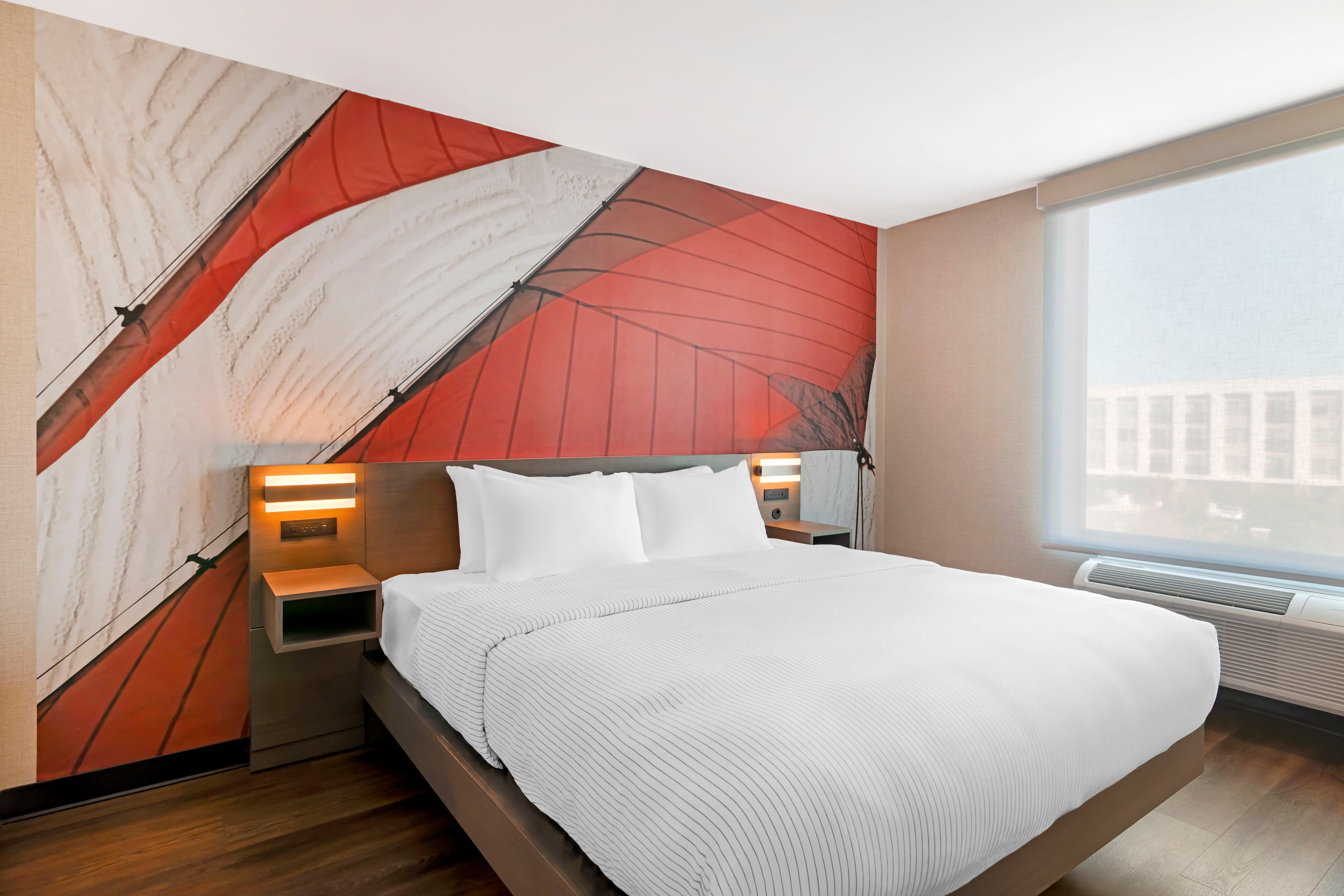 Cambria Hotel & Suites Plymouth — 4