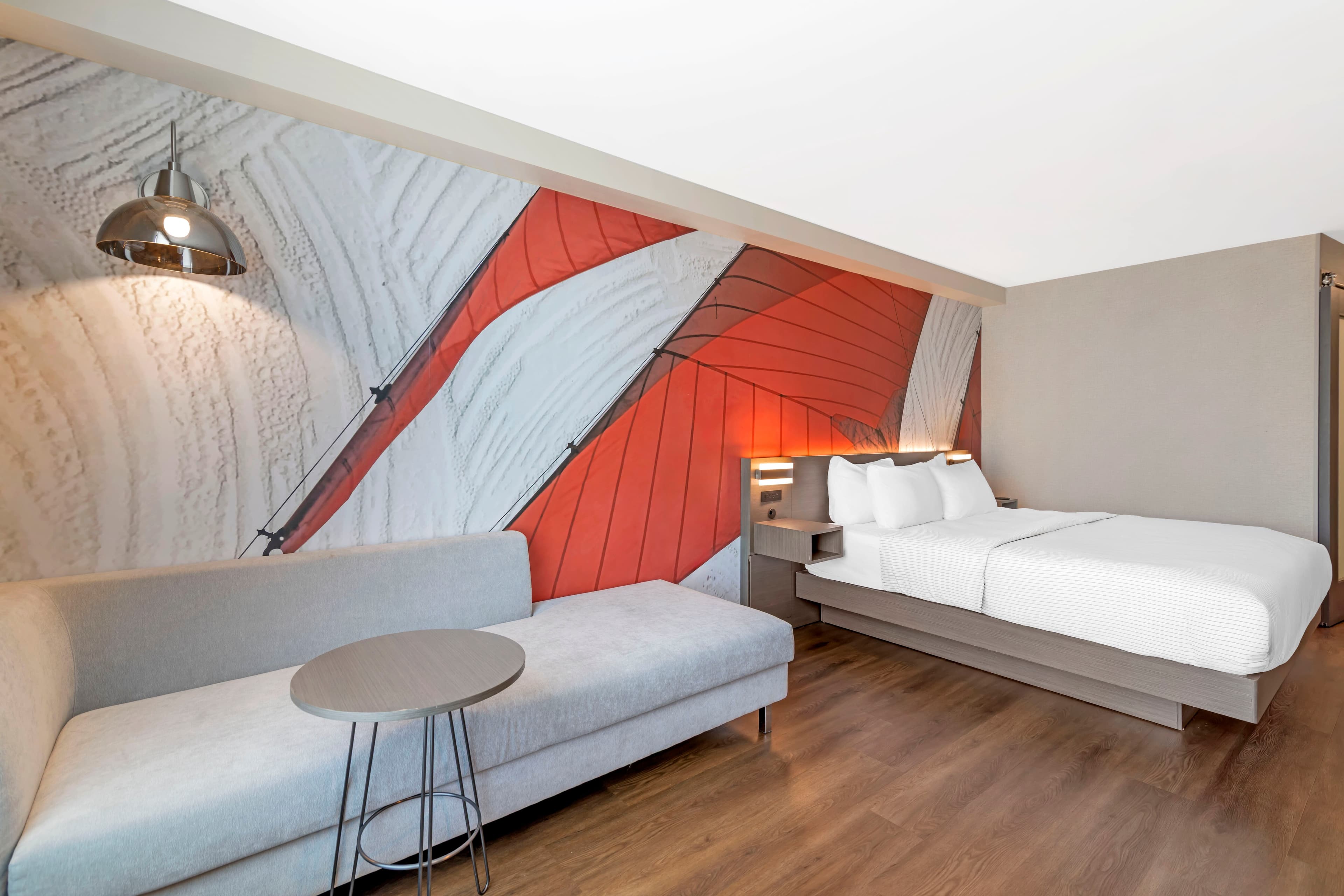 Cambria Hotel & Suites Plymouth — 19