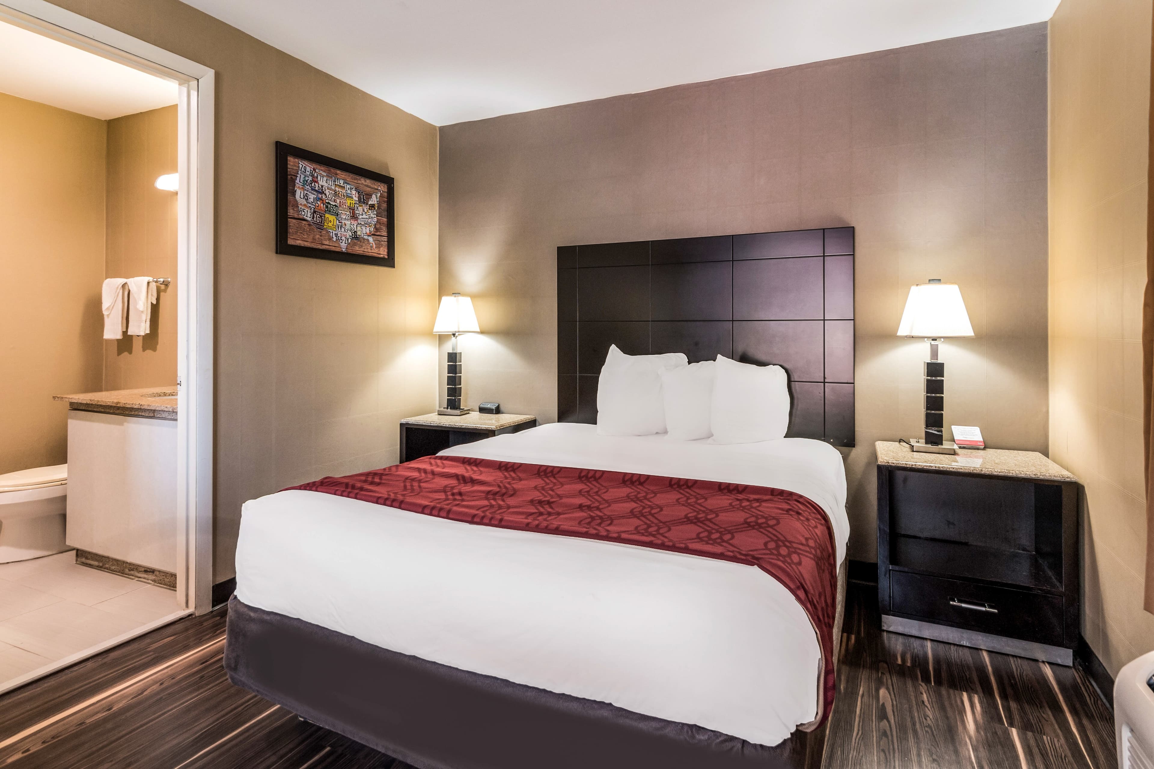 Econo Lodge Pocomoke City Hwy 13 — 11