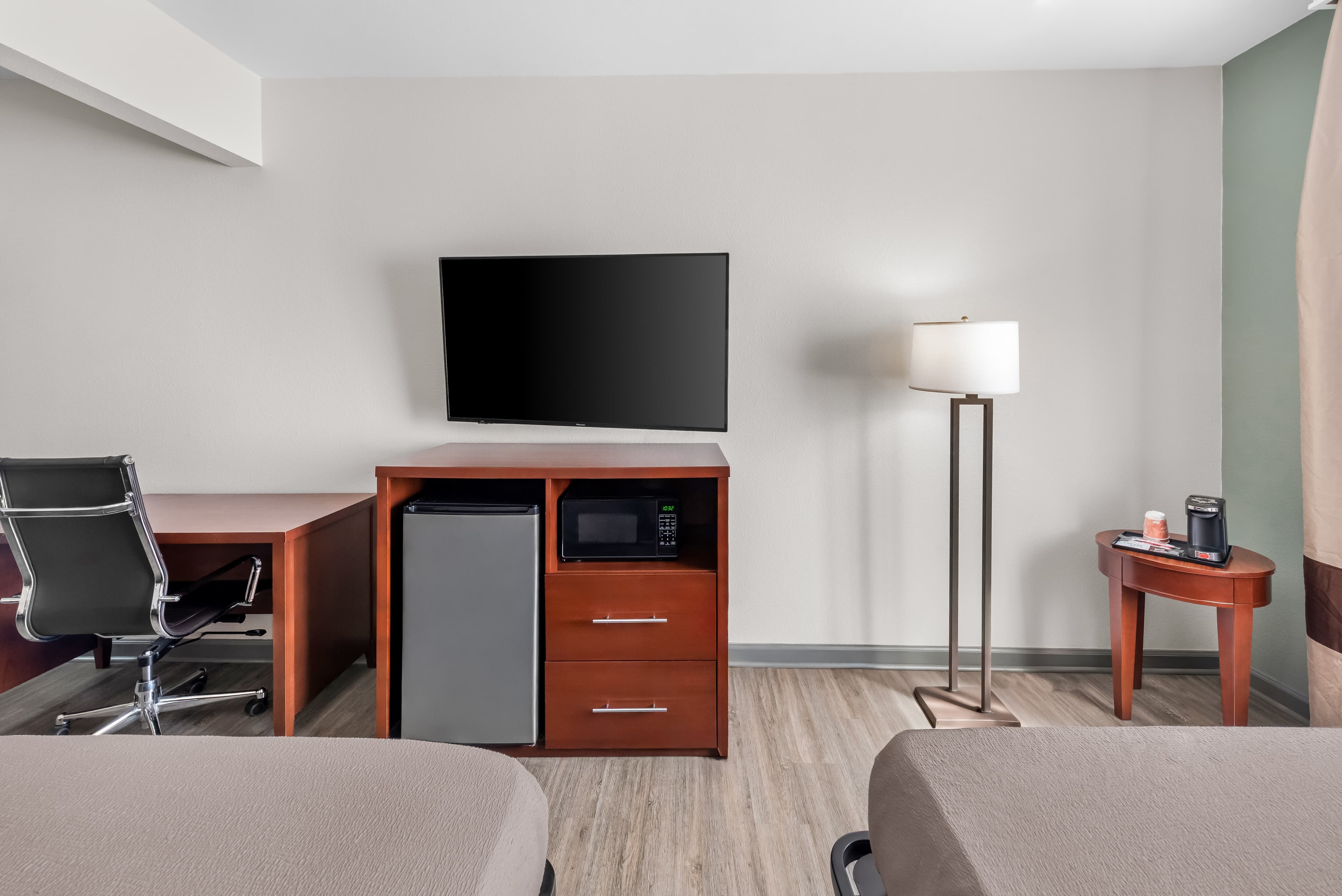 Quality Suites Waldorf - Image 4
