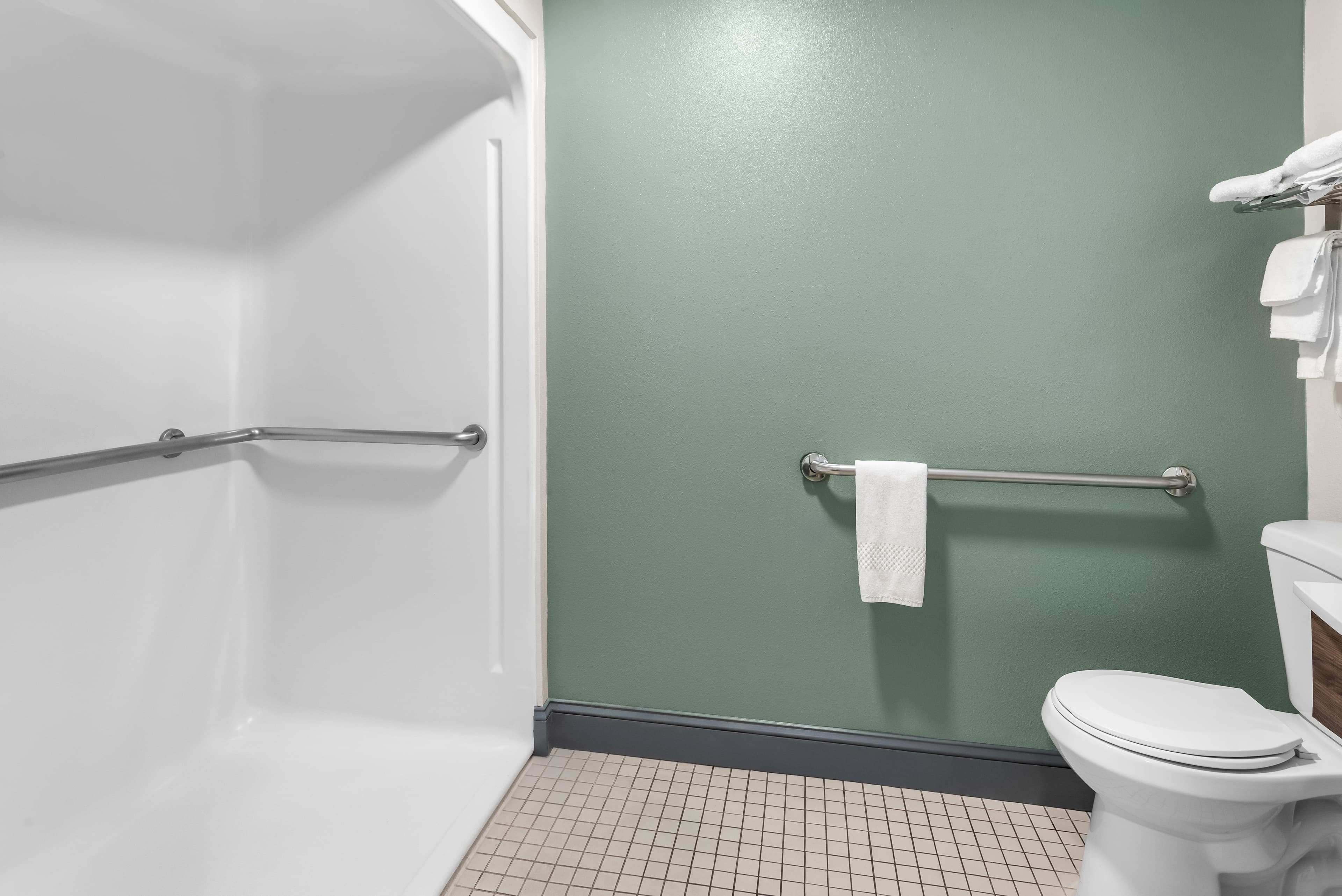 Quality Suites Waldorf — 7